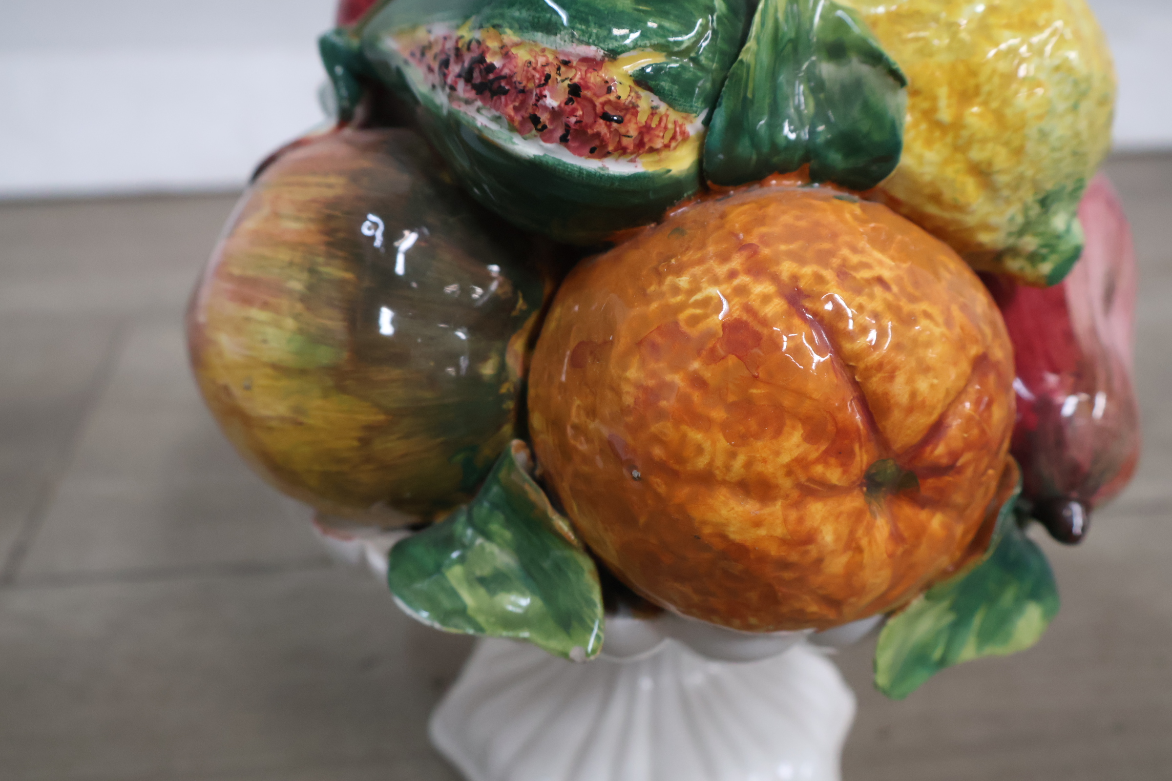 Keramische decoratieve fruitschaal – foto 8 – kavel bij GSD Auctions, Zoeterwoude