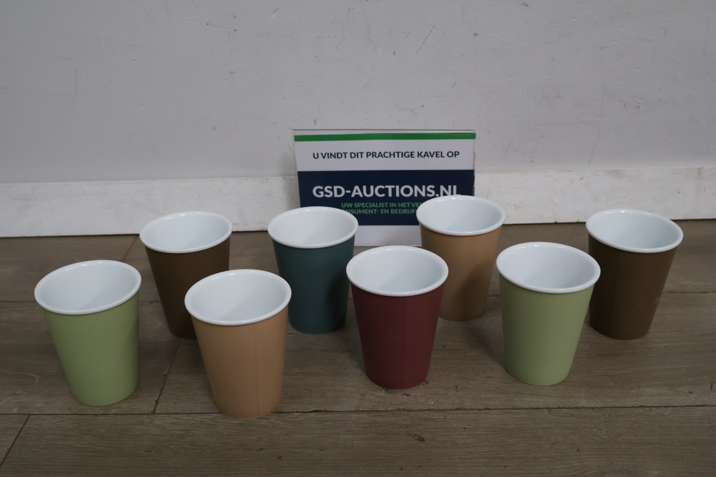 Set van 8 Viva Scandinavia koffiebekers – foto 2 – kavel bij GSD Auctions, Zoeterwoude