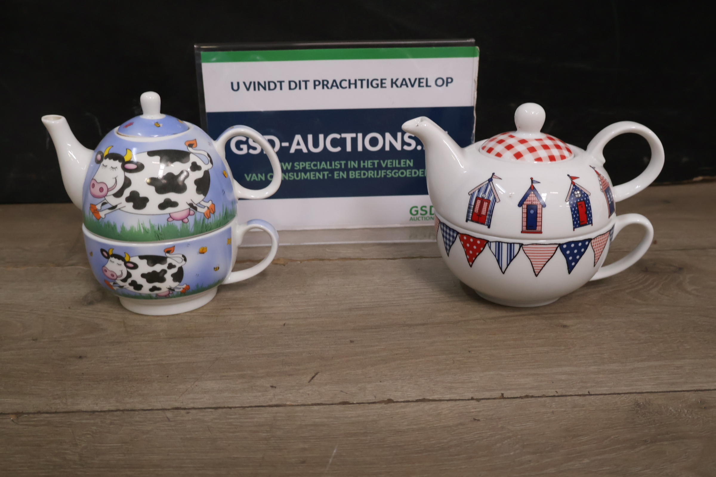 Set van 2 theepotten – foto 2 – kavel bij GSD Auctions, Zoeterwoude