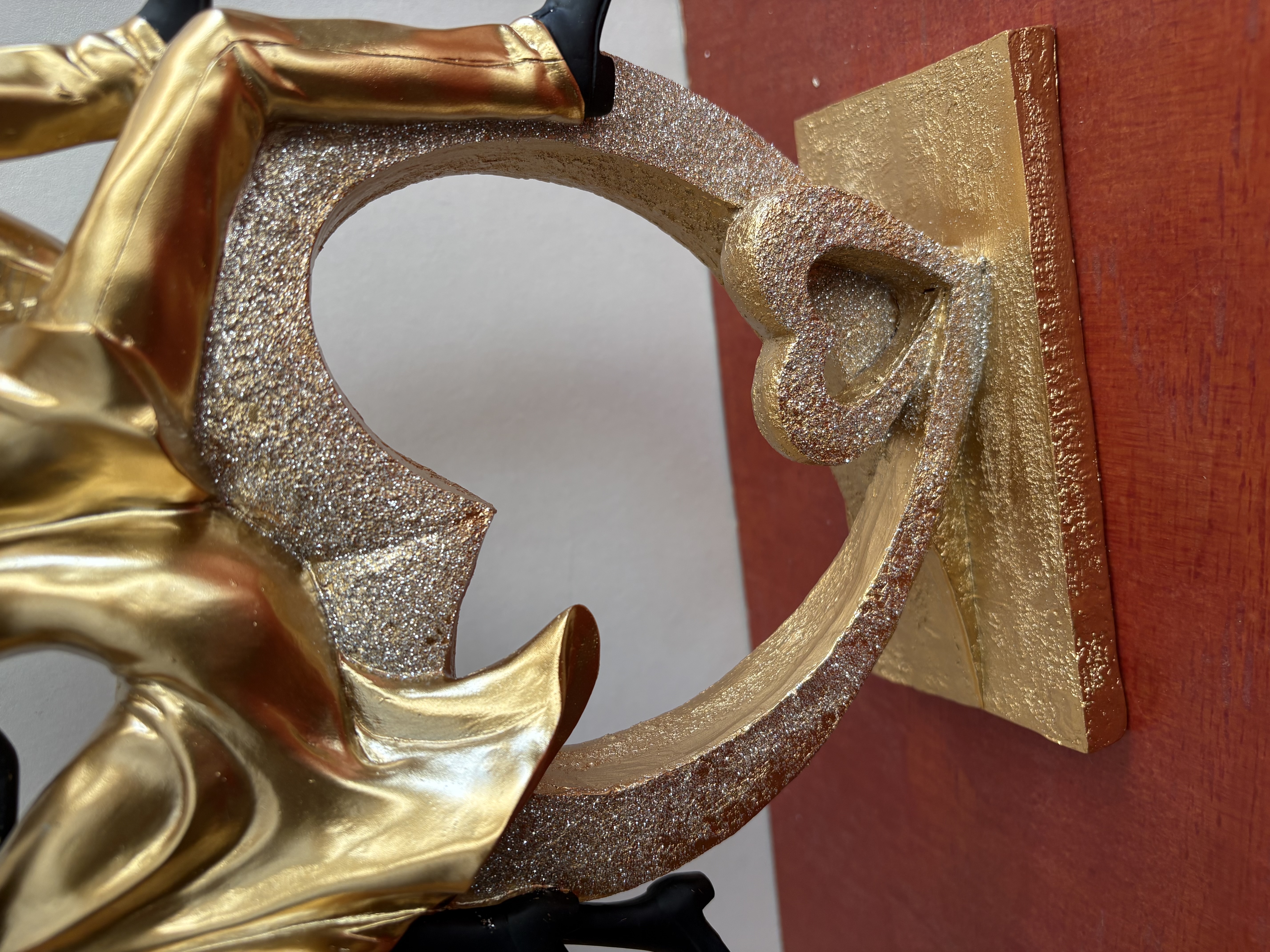 Beeld van een goudenkleurige koppel op haart – foto 8 – kavel bij GSD Auctions, Zoeterwoude