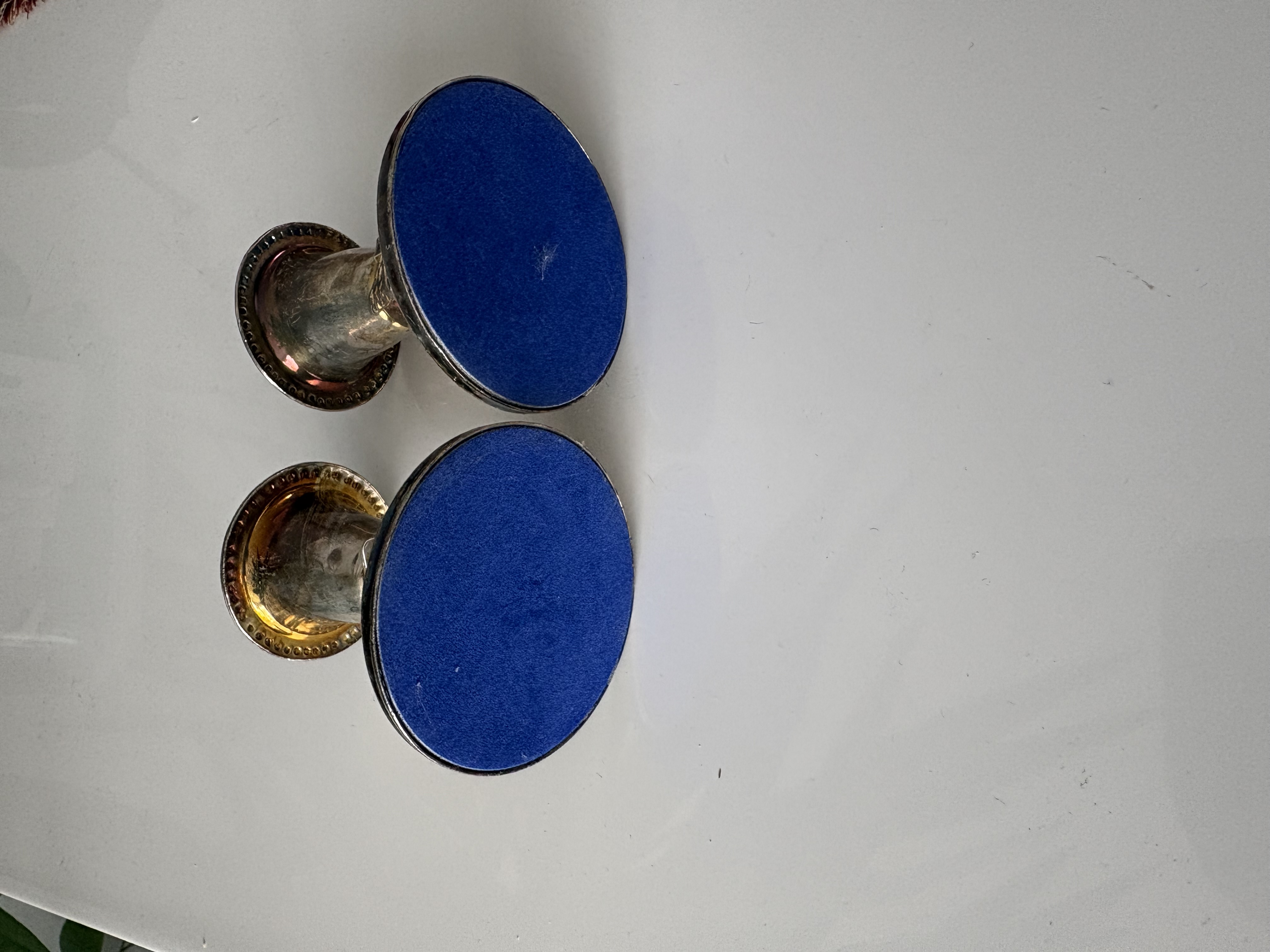 2 verzilverde kandelaars – foto 4 – kavel bij GSD Auctions, Zoeterwoude