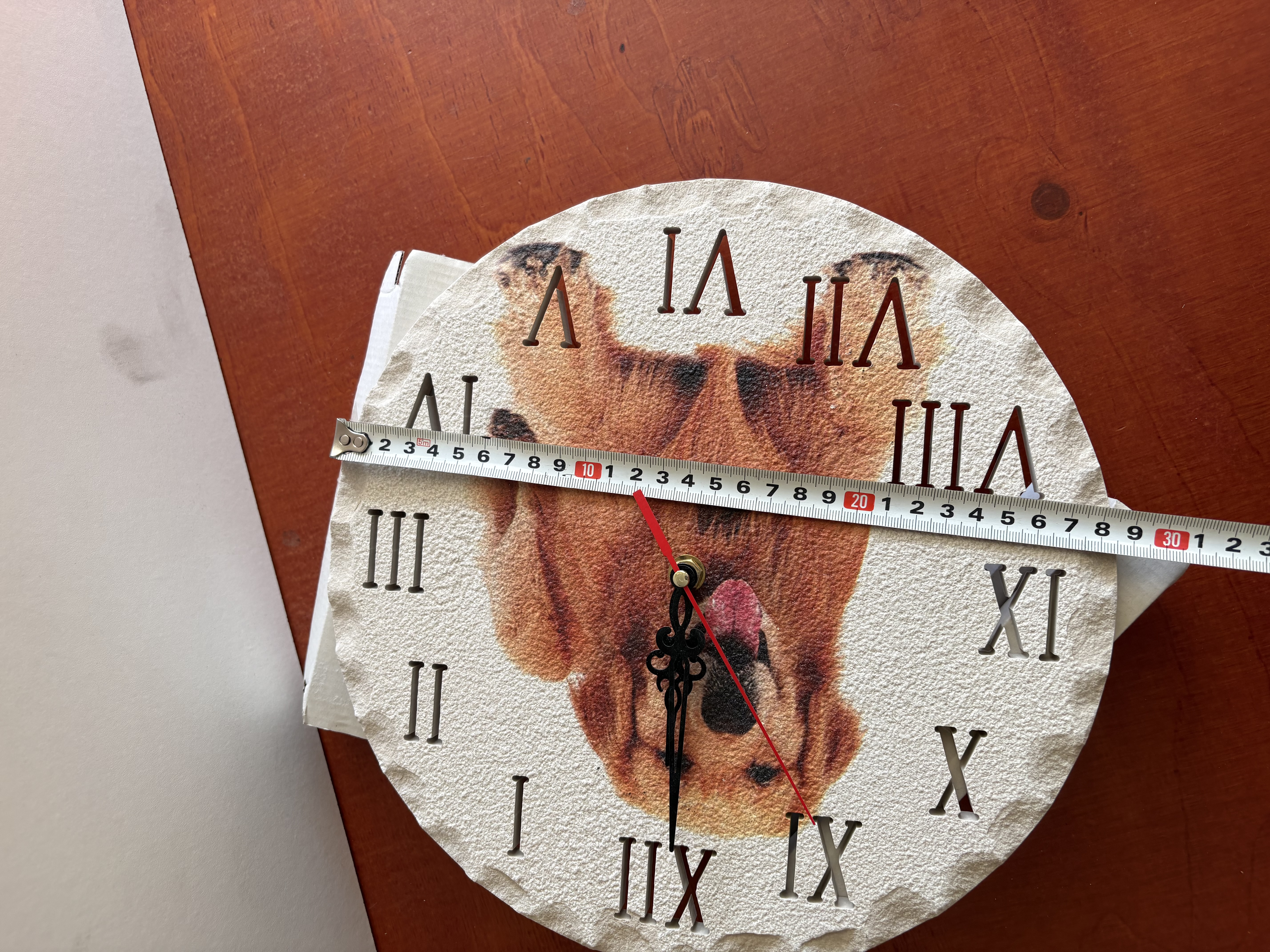 Muur decoratie met plaatje van hond als klok – foto 5 – kavel bij GSD Auctions, Zoeterwoude