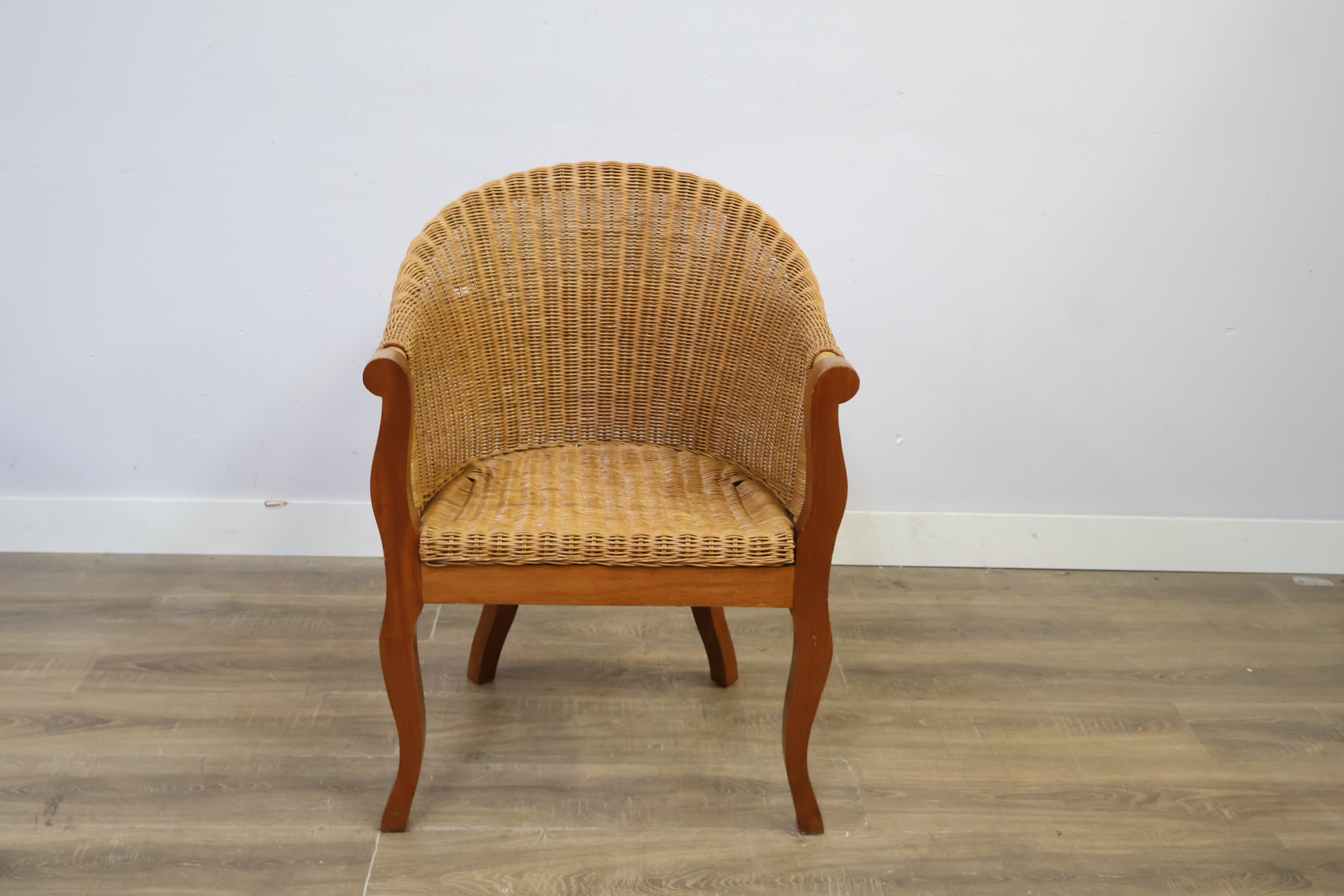 Rotan stoel met houten frame' – foto 11 – kavel bij GSD Auctions, Zoeterwoude