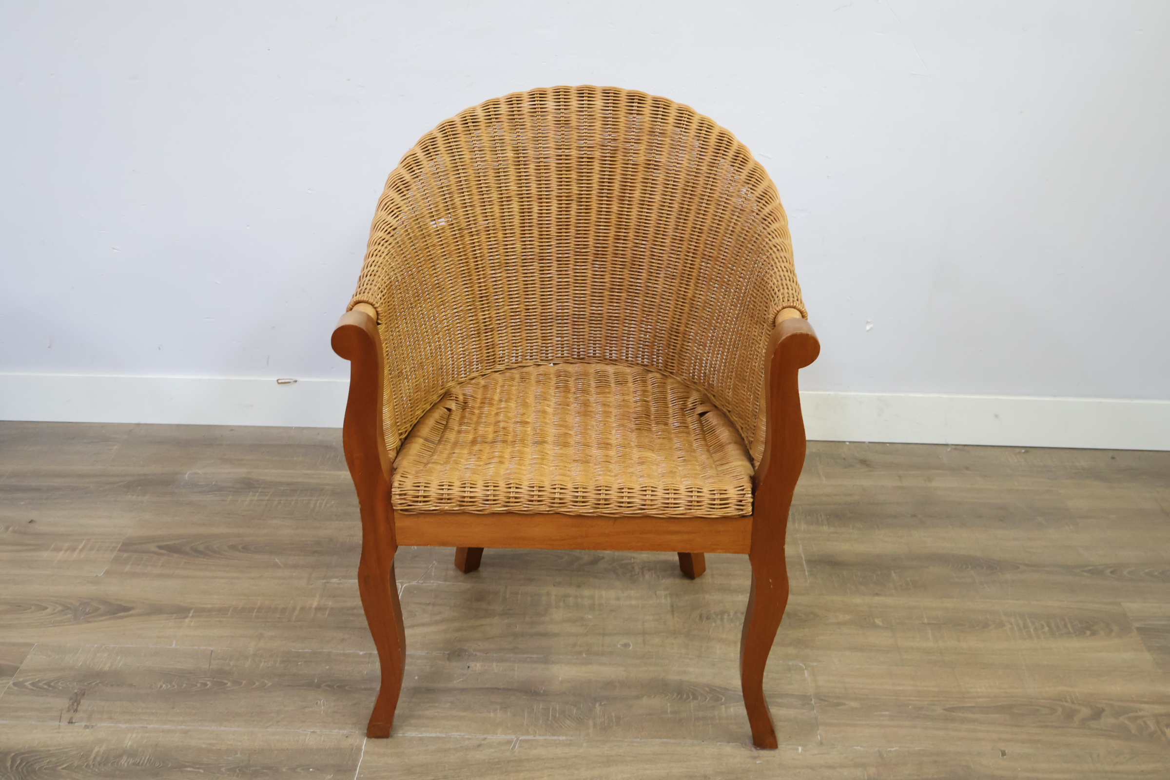 Rotan stoel met houten frame' – foto 12 – kavel bij GSD Auctions, Zoeterwoude