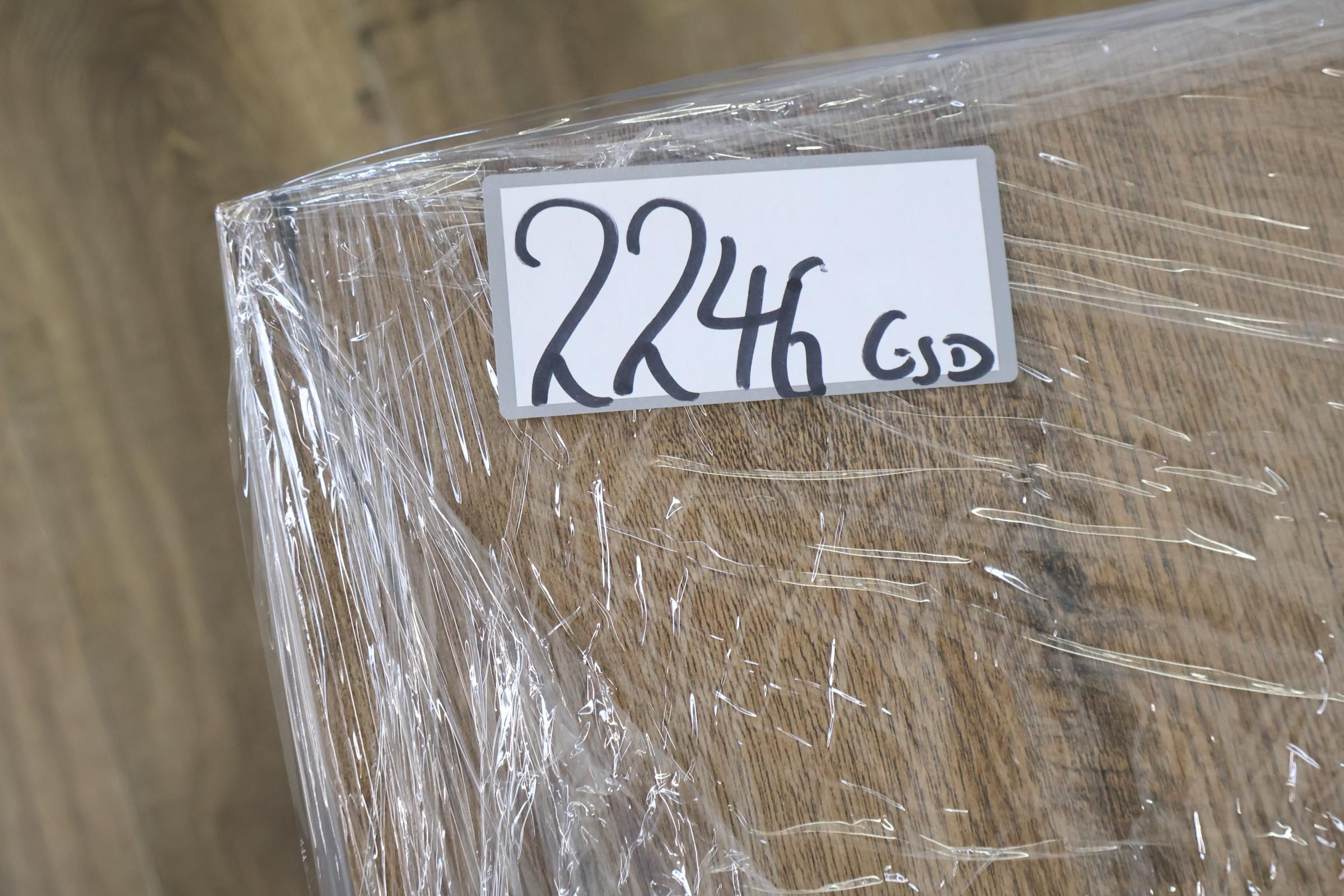Lage houten tv-meubel met schuifdeuren - Lowboard' – foto 18 – kavel bij GSD Auctions, Zoeterwoude