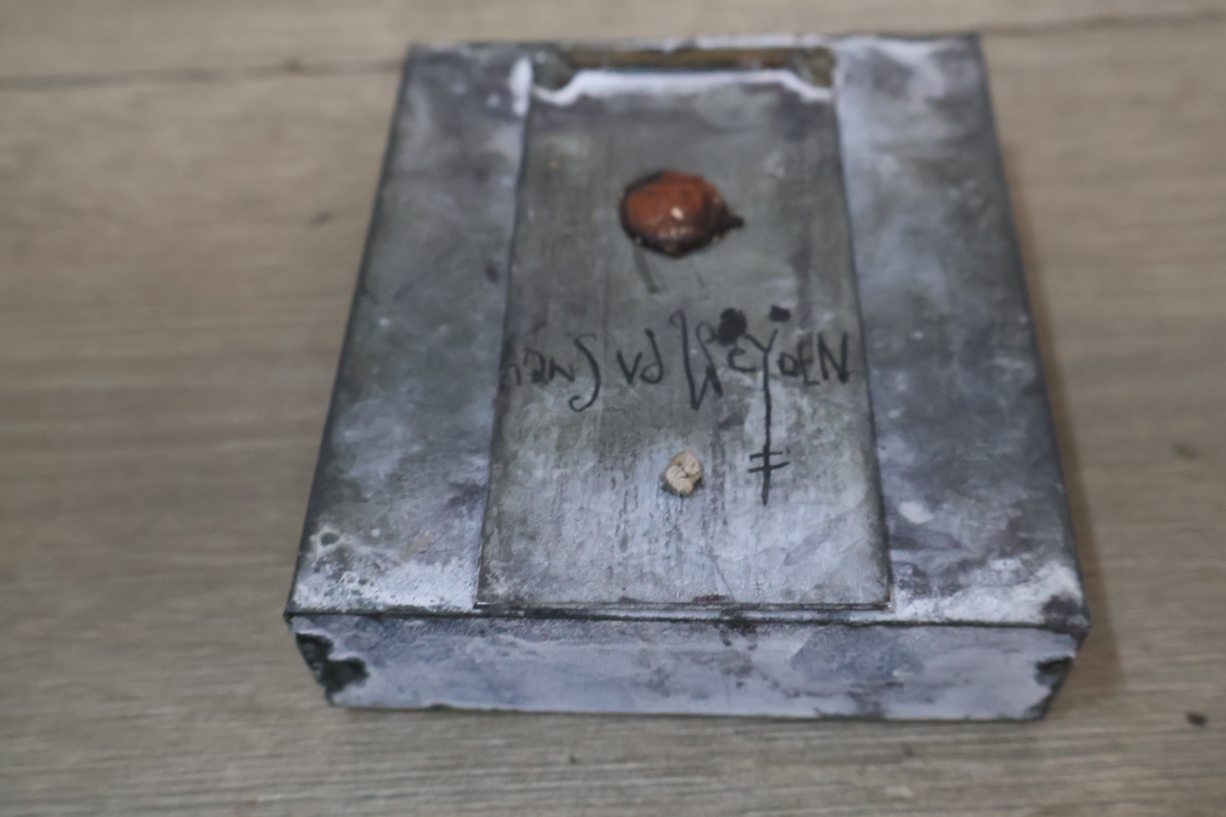 Decoratief object met oogmotief' – foto 11 – kavel bij GSD Auctions, Zoeterwoude