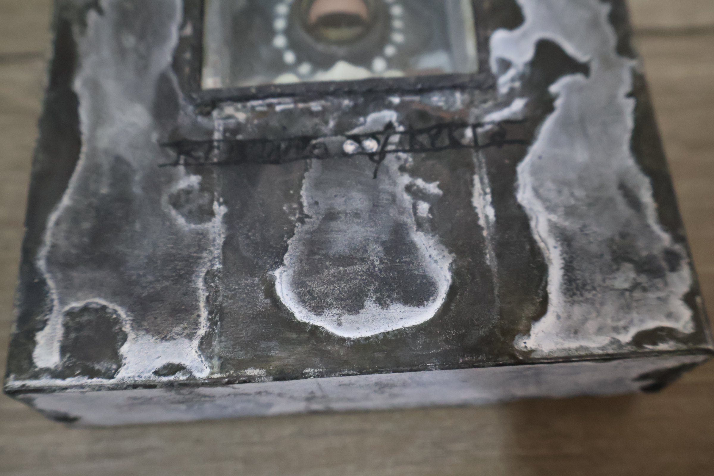 Decoratief object met oogmotief' – foto 13 – kavel bij GSD Auctions, Zoeterwoude