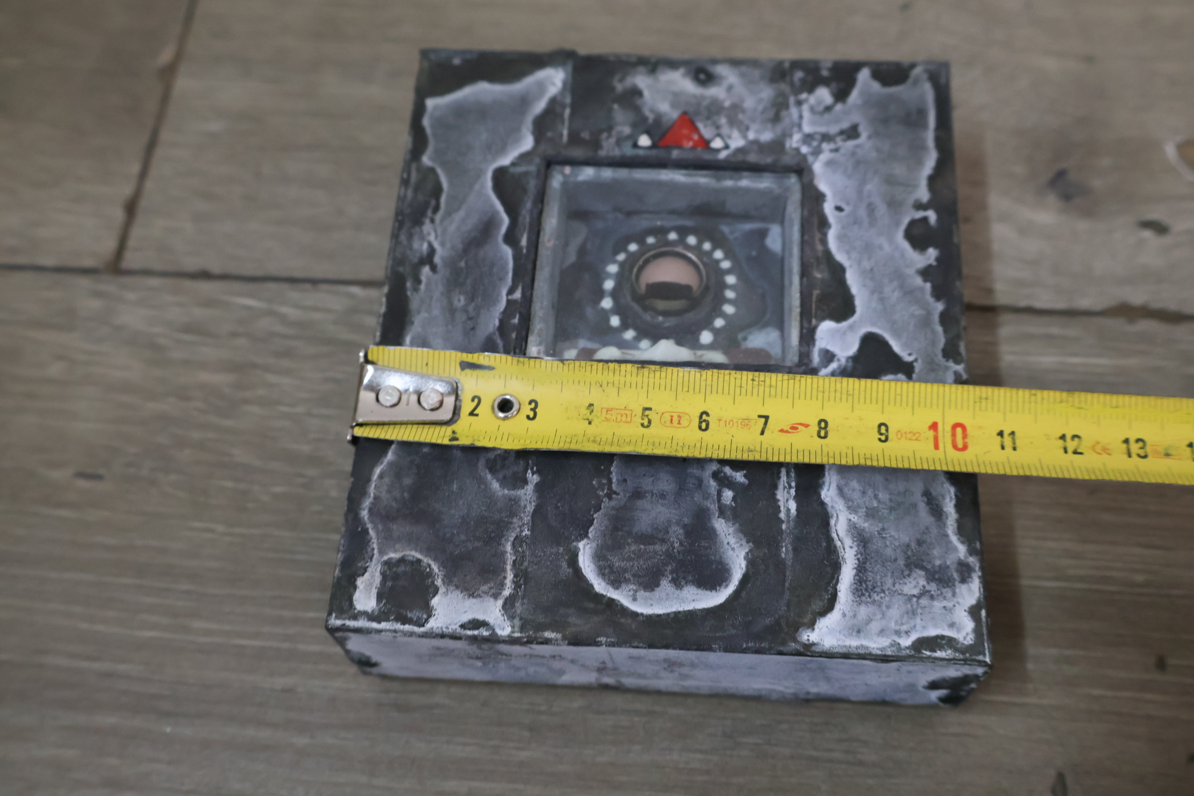 Decoratief object met oogmotief' – foto 14 – kavel bij GSD Auctions, Zoeterwoude