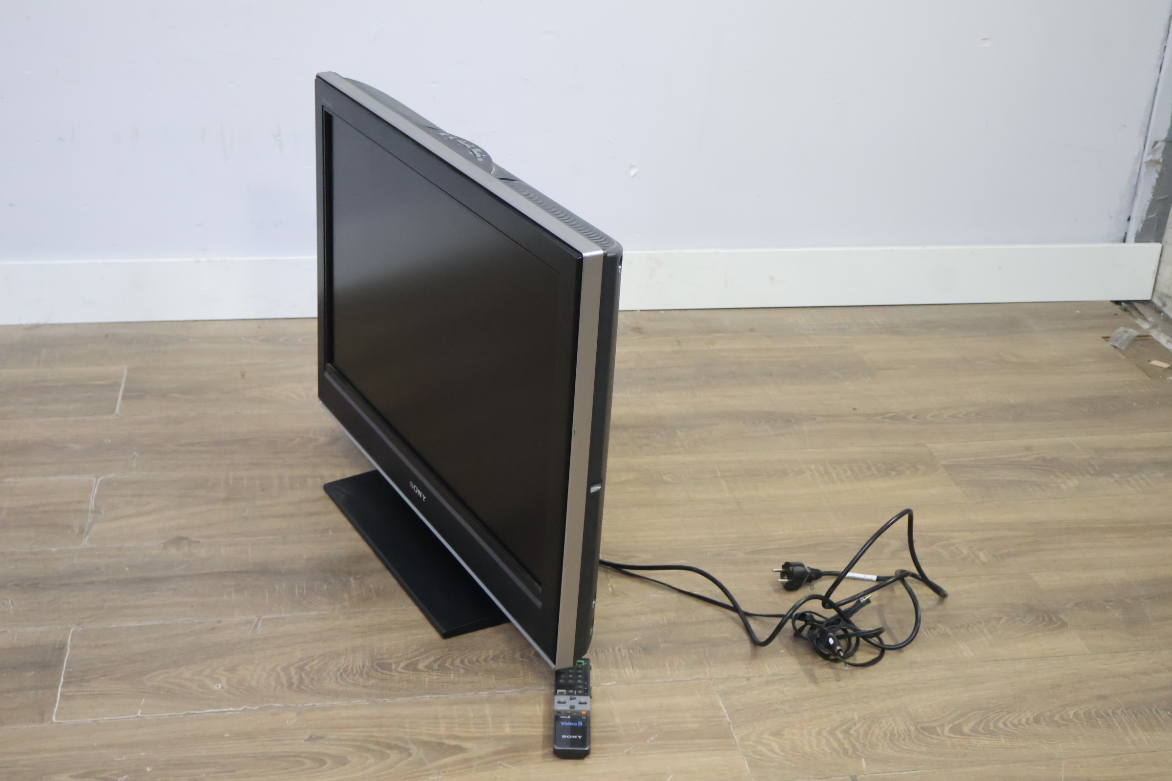 Sony Bravia LCD Televisie - 32'inch' – foto 11 – kavel bij GSD Auctions, Zoeterwoude