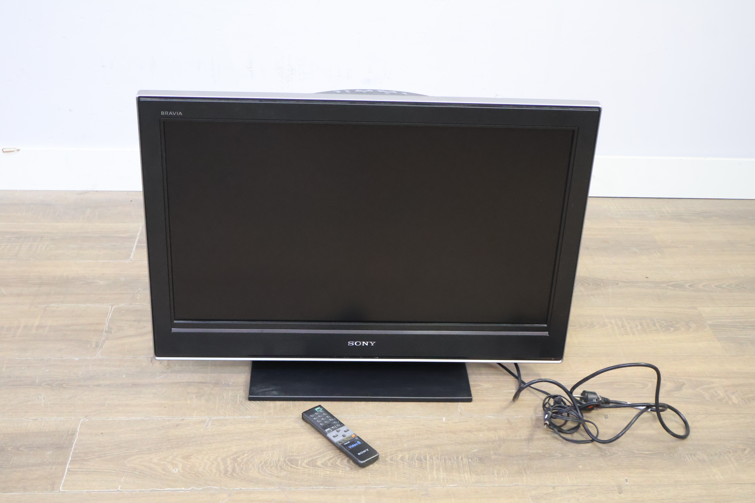 Sony Bravia LCD Televisie - 32'inch' – foto 13 – kavel bij GSD Auctions, Zoeterwoude