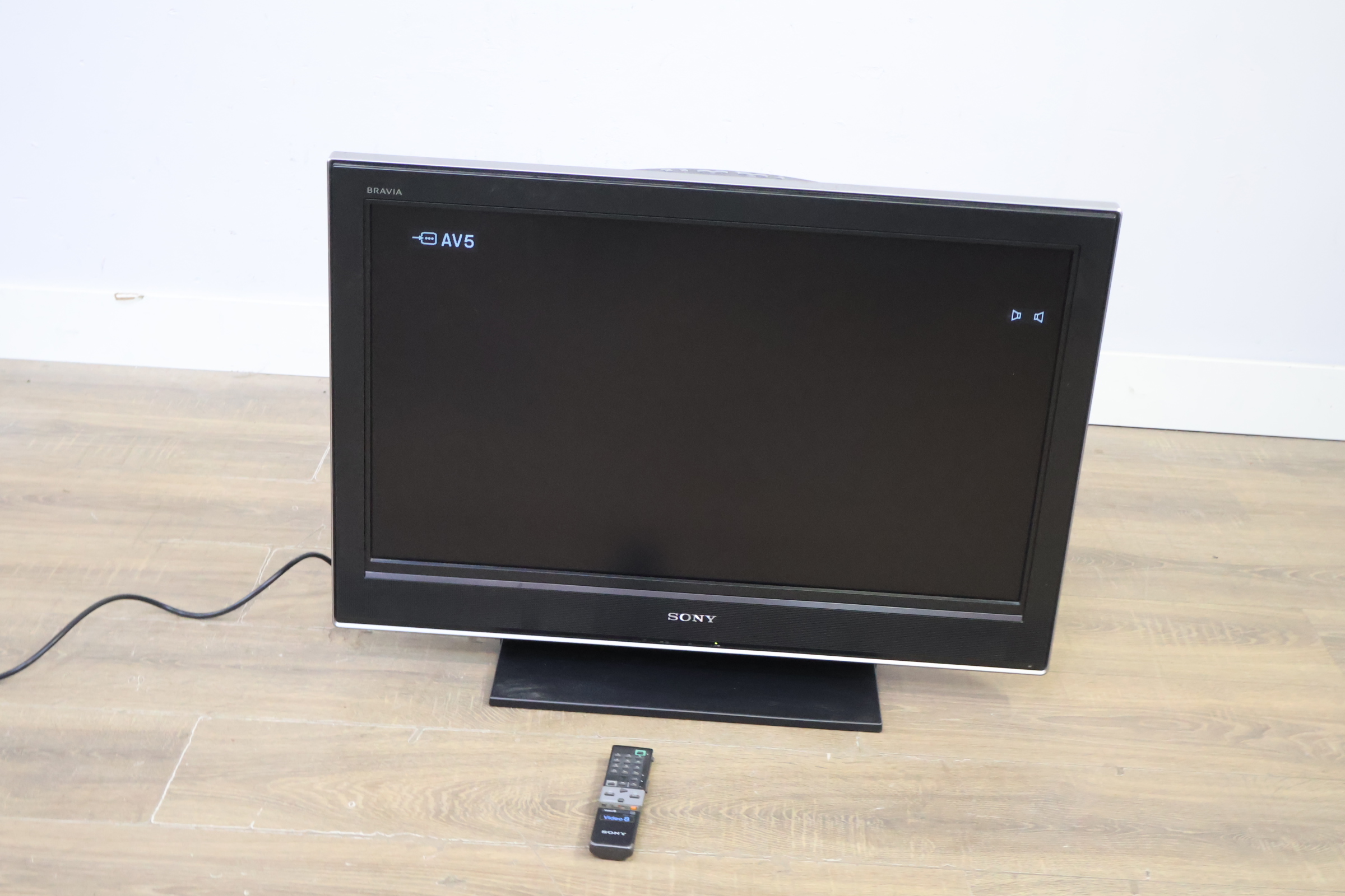Sony Bravia LCD Televisie - 32'inch' – foto 16 – kavel bij GSD Auctions, Zoeterwoude