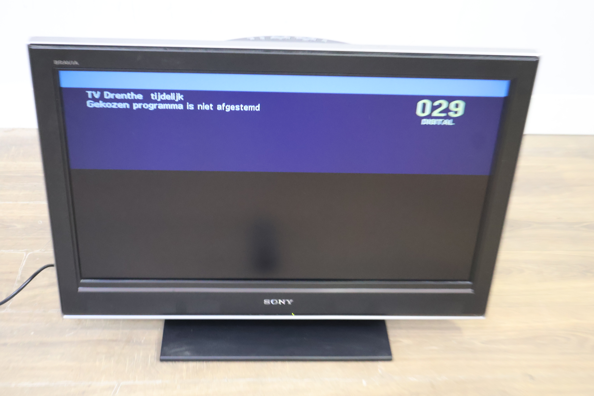 Sony Bravia LCD Televisie - 32'inch' – foto 18 – kavel bij GSD Auctions, Zoeterwoude