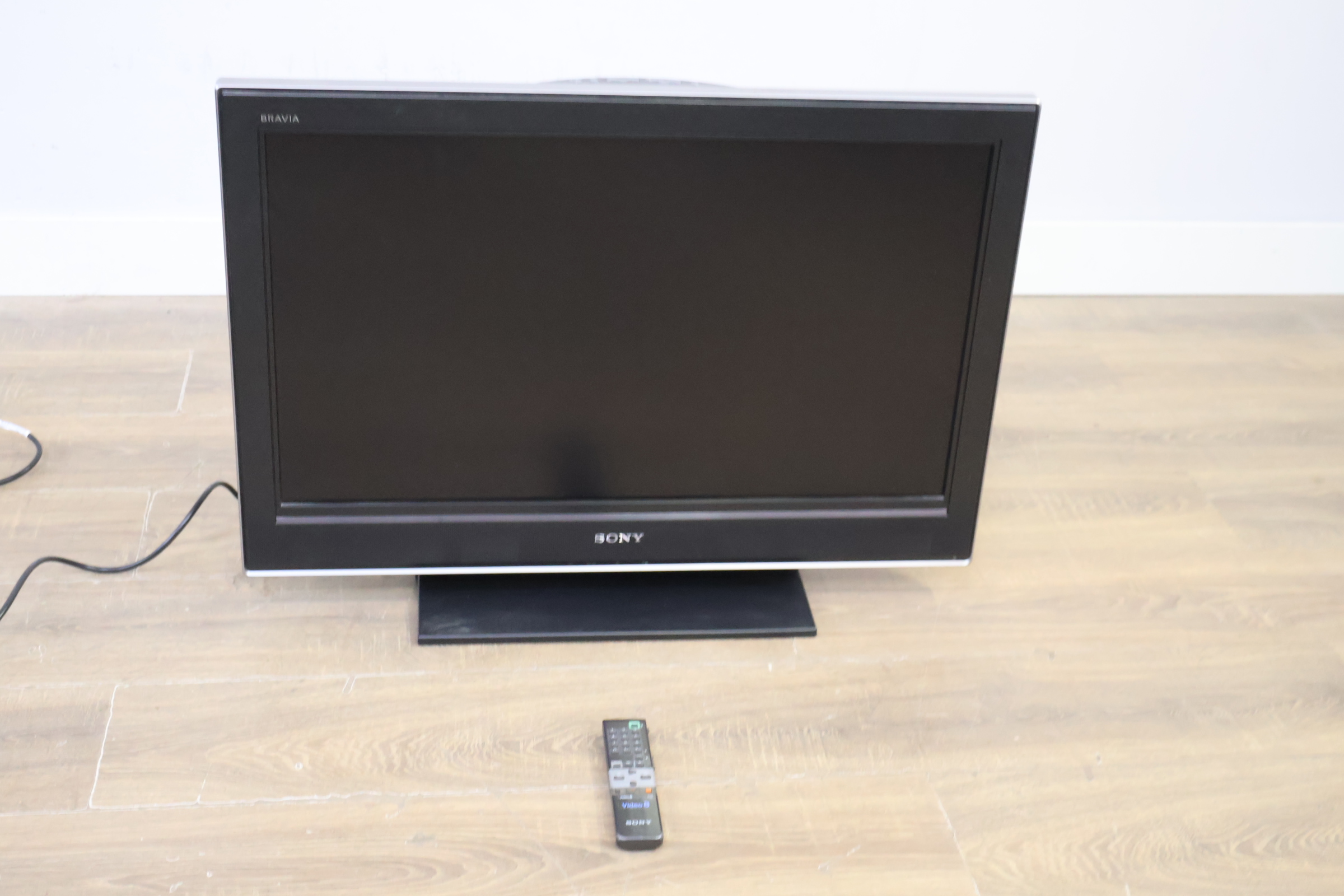 Sony Bravia LCD Televisie - 32'inch' – foto 19 – kavel bij GSD Auctions, Zoeterwoude