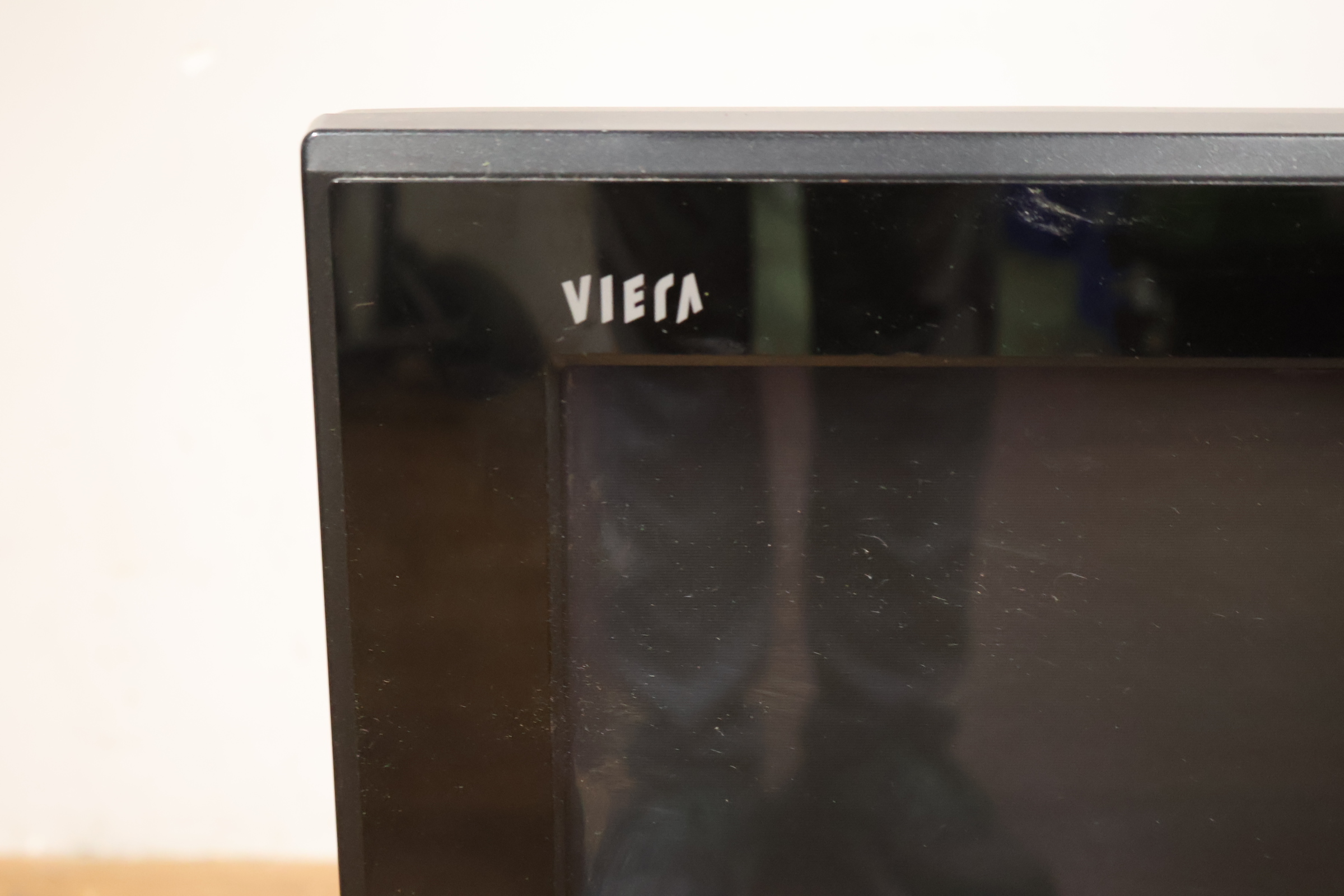 Panasonic 37'inch TV' – foto 15 – kavel bij GSD Auctions, Zoeterwoude