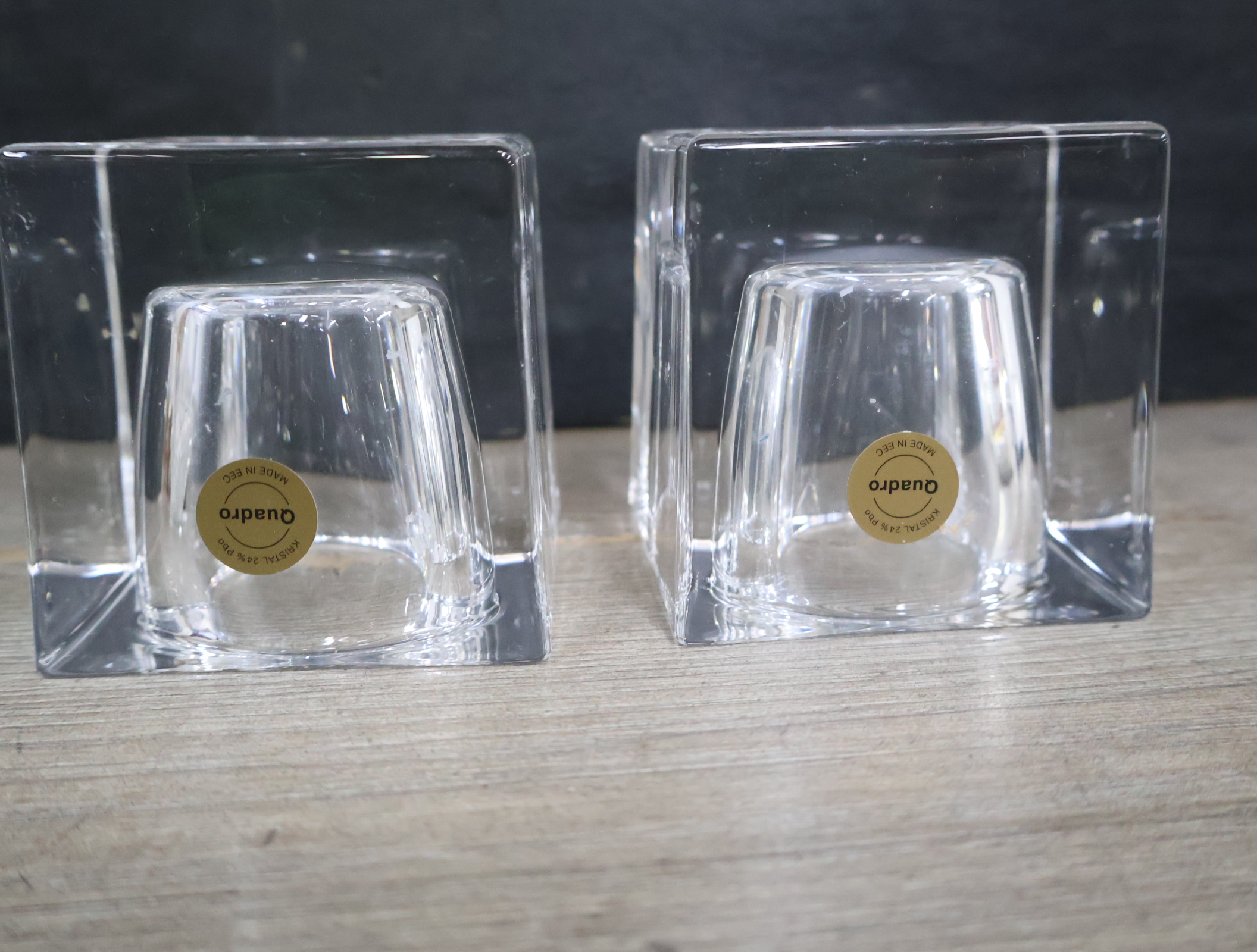 Glazen schaal en twee glazen kandelaren' – foto 11 – kavel bij GSD Auctions, Zoeterwoude