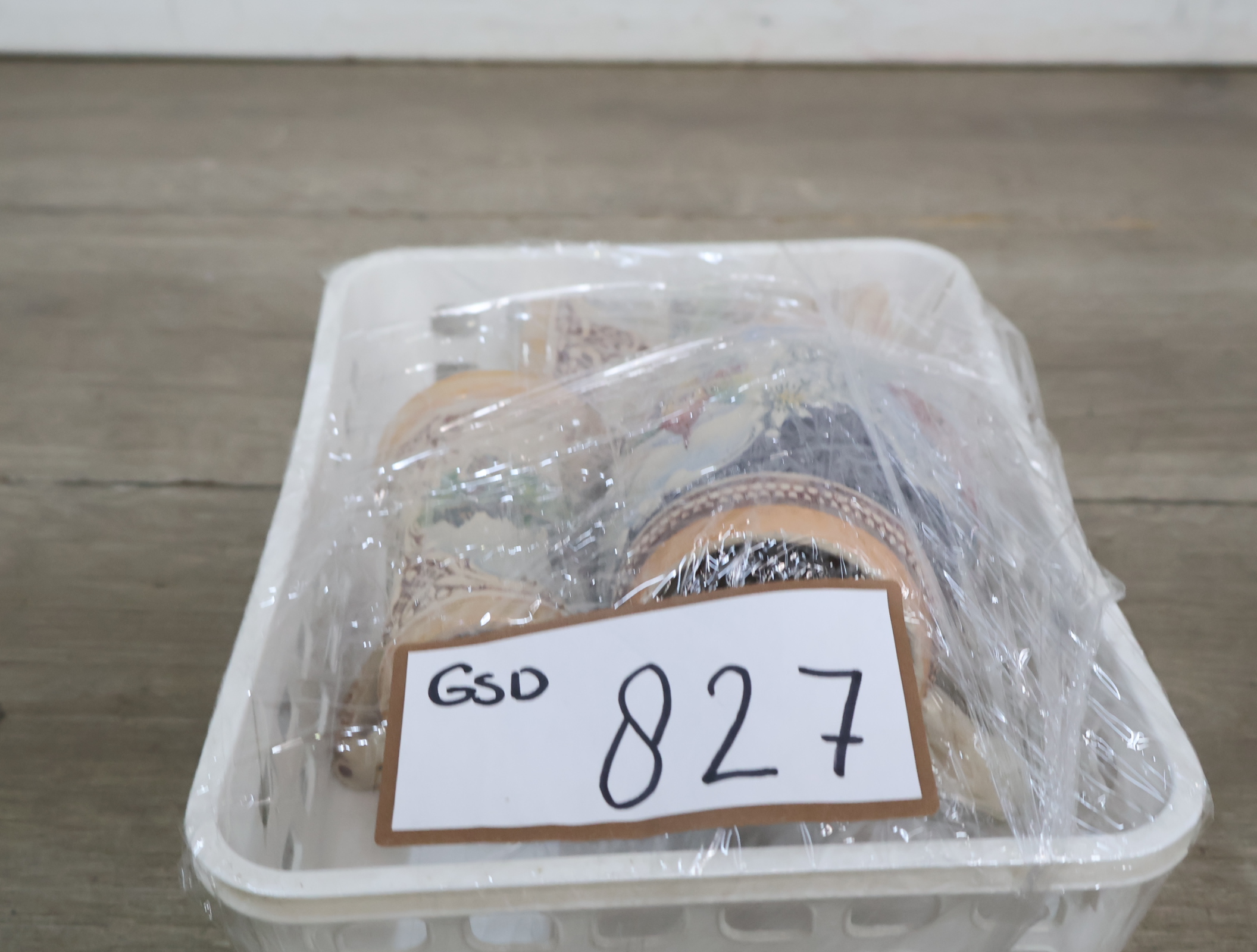 Set van drie decoratieve keramische bierpullen' – foto 20 – kavel bij GSD Auctions, Zoeterwoude