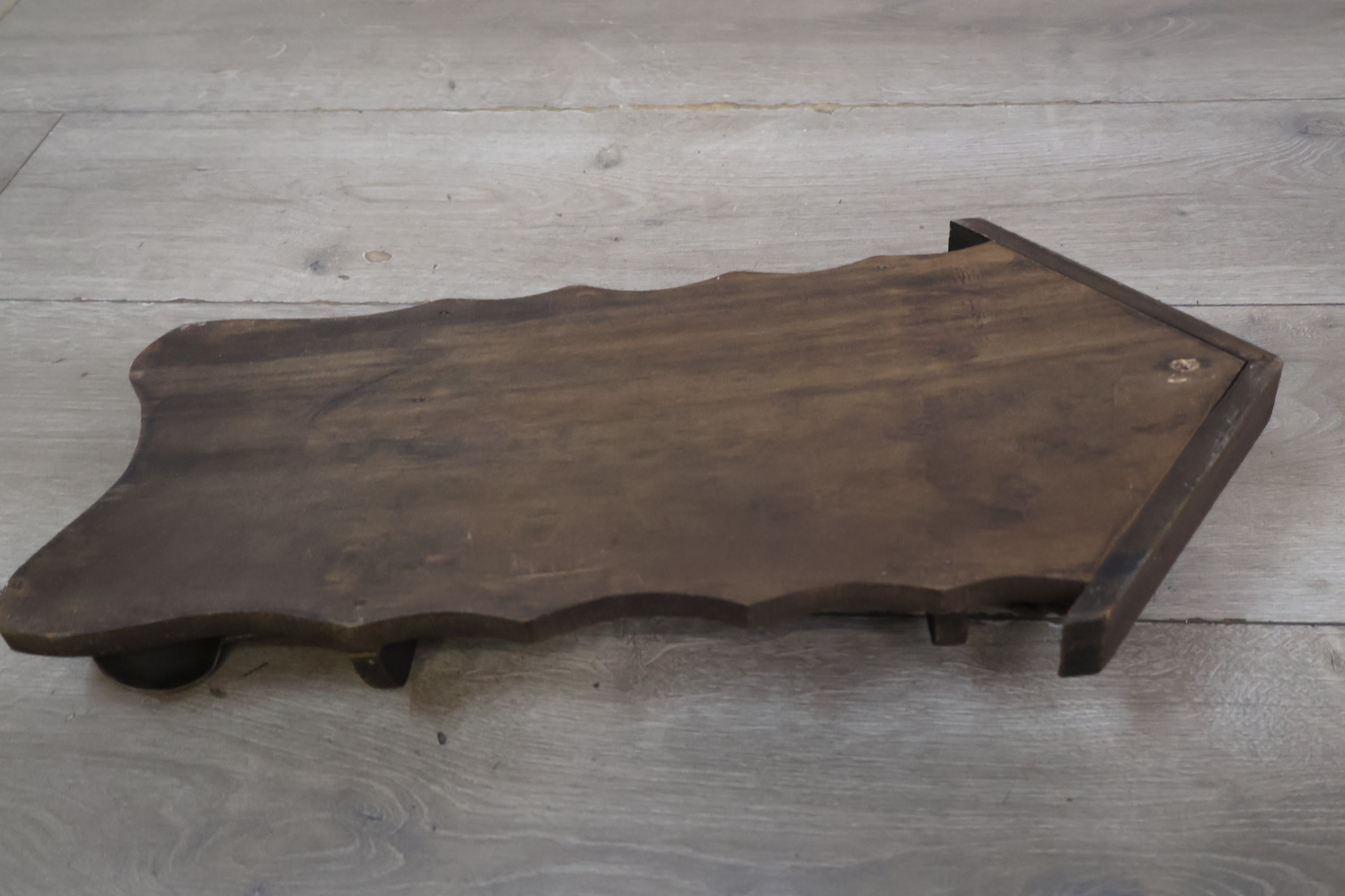 Antieke wandhouder met 6 tinnen lepels' – foto 12 – kavel bij GSD Auctions, Zoeterwoude