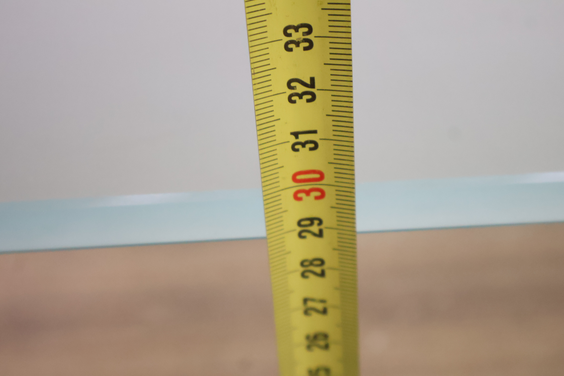 Design salontafel met alu frame - Room by Wellis' – foto 13 – kavel bij GSD Auctions, Zoeterwoude
