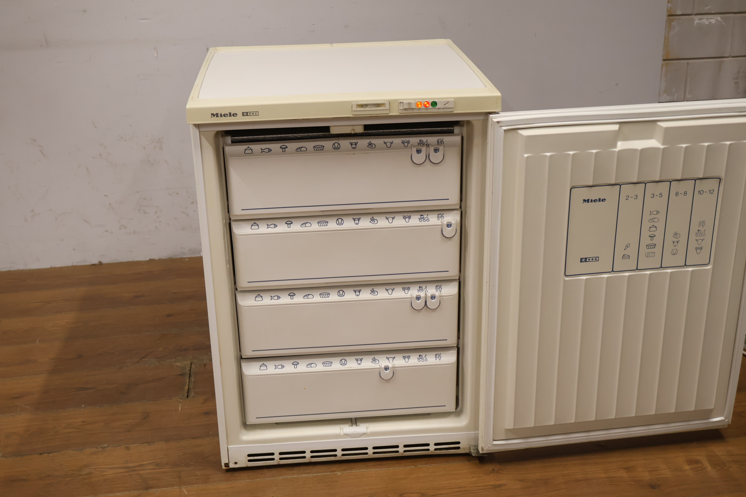 Miele tafelmodel Vriezer' – foto 11 – kavel bij GSD Auctions, Zoeterwoude