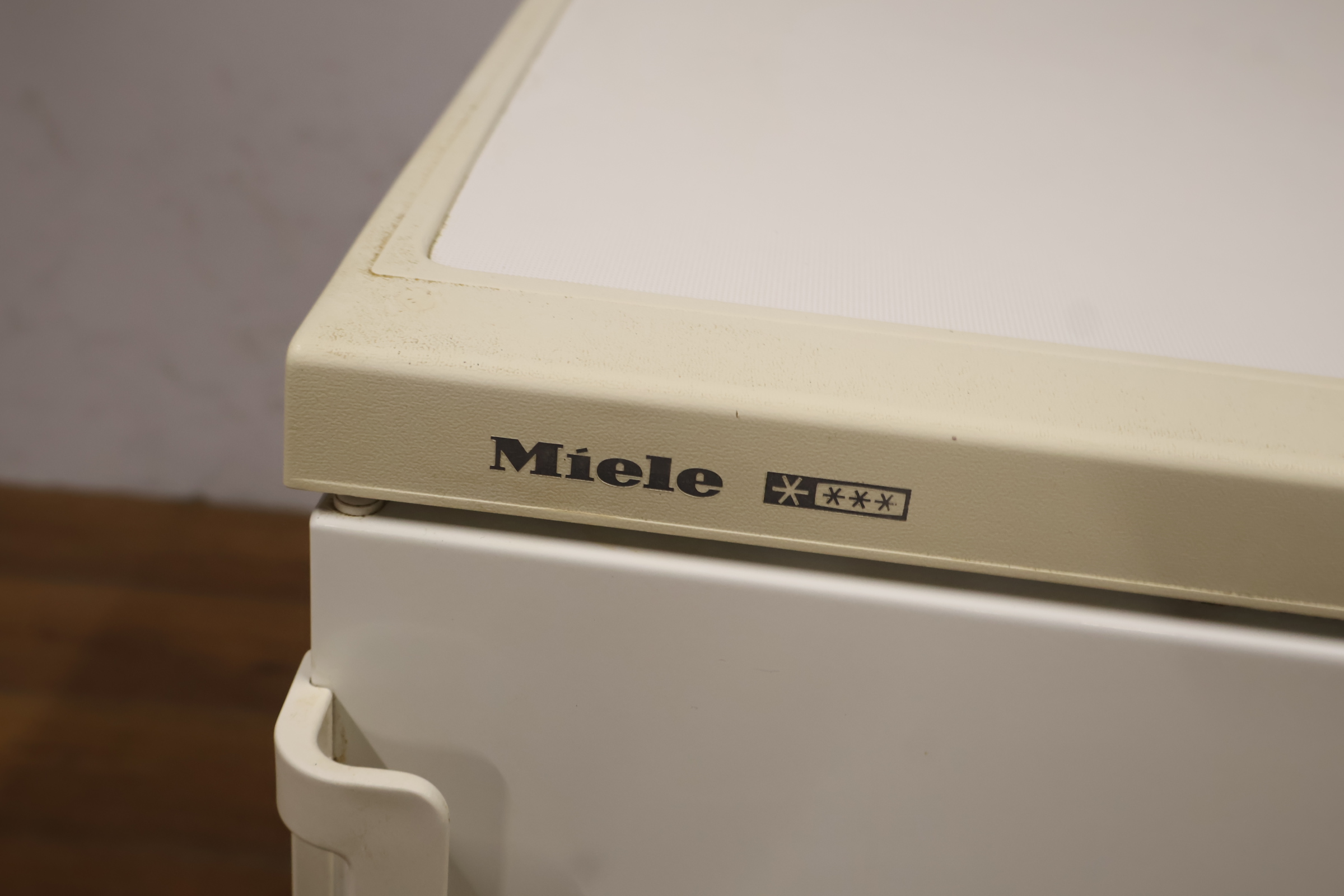 Miele tafelmodel Vriezer' – foto 19 – kavel bij GSD Auctions, Zoeterwoude