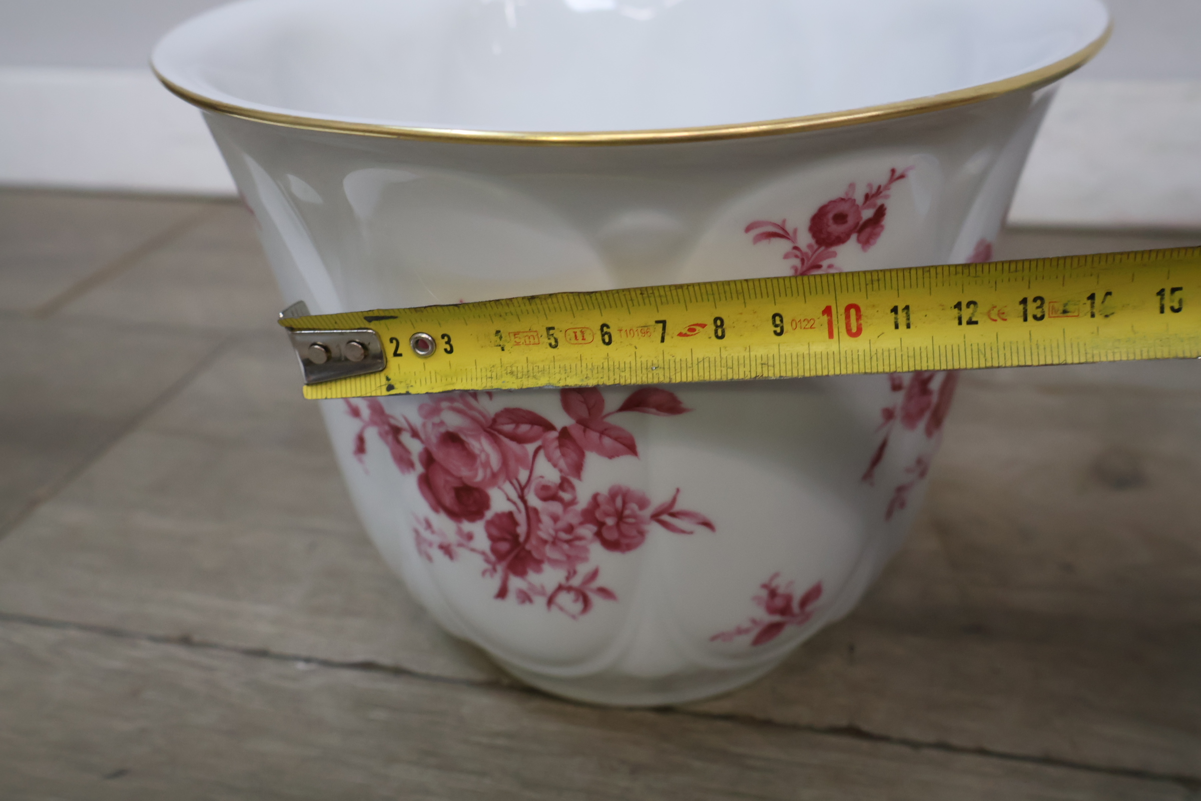 Set van 2 keramische bloempotten met bloemmotief' – foto 15 – kavel bij GSD Auctions, Zoeterwoude