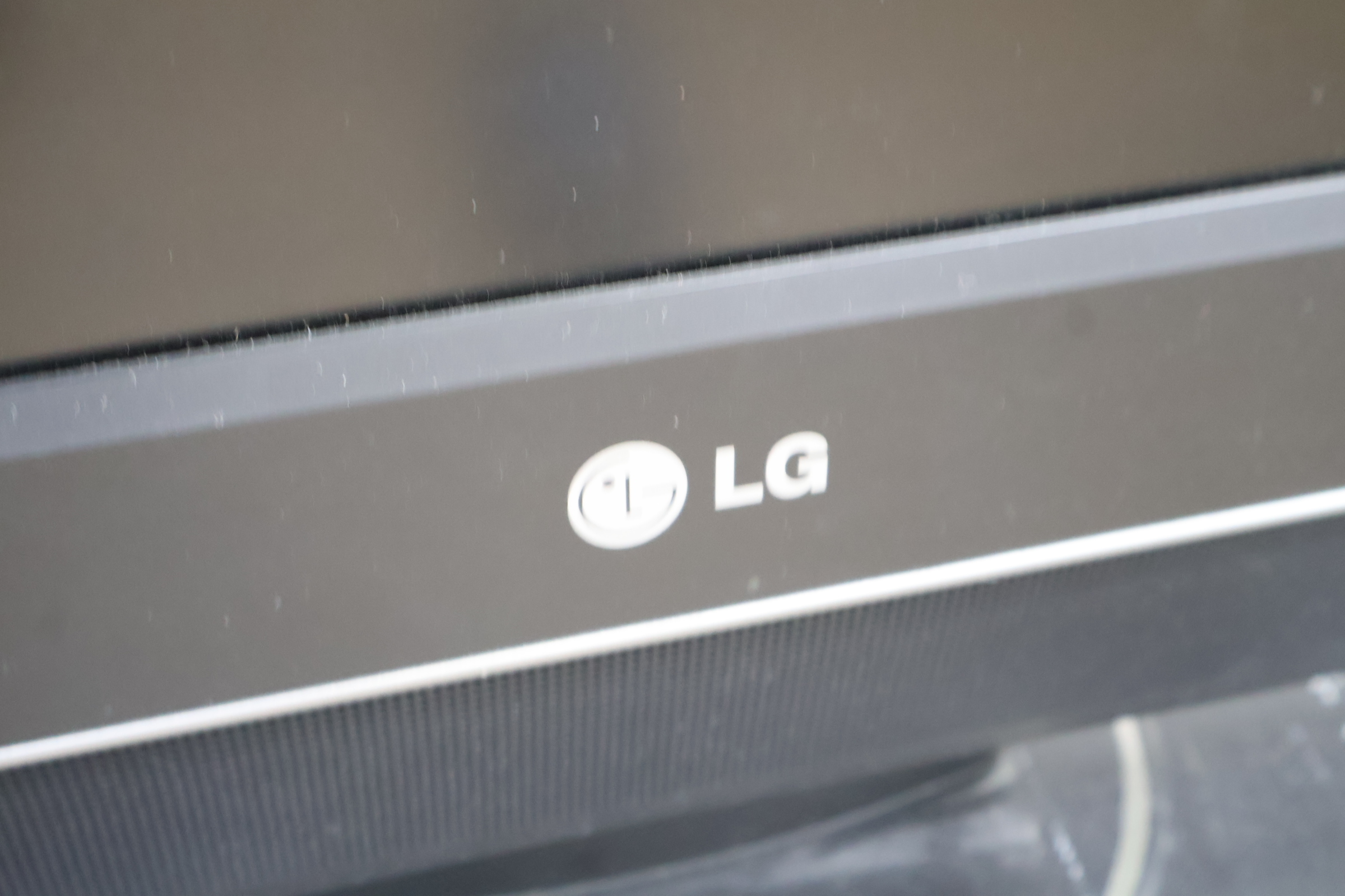 LG LCD televisie met afstandsbediening - 32'inch' – foto 15 – kavel bij GSD Auctions, Zoeterwoude