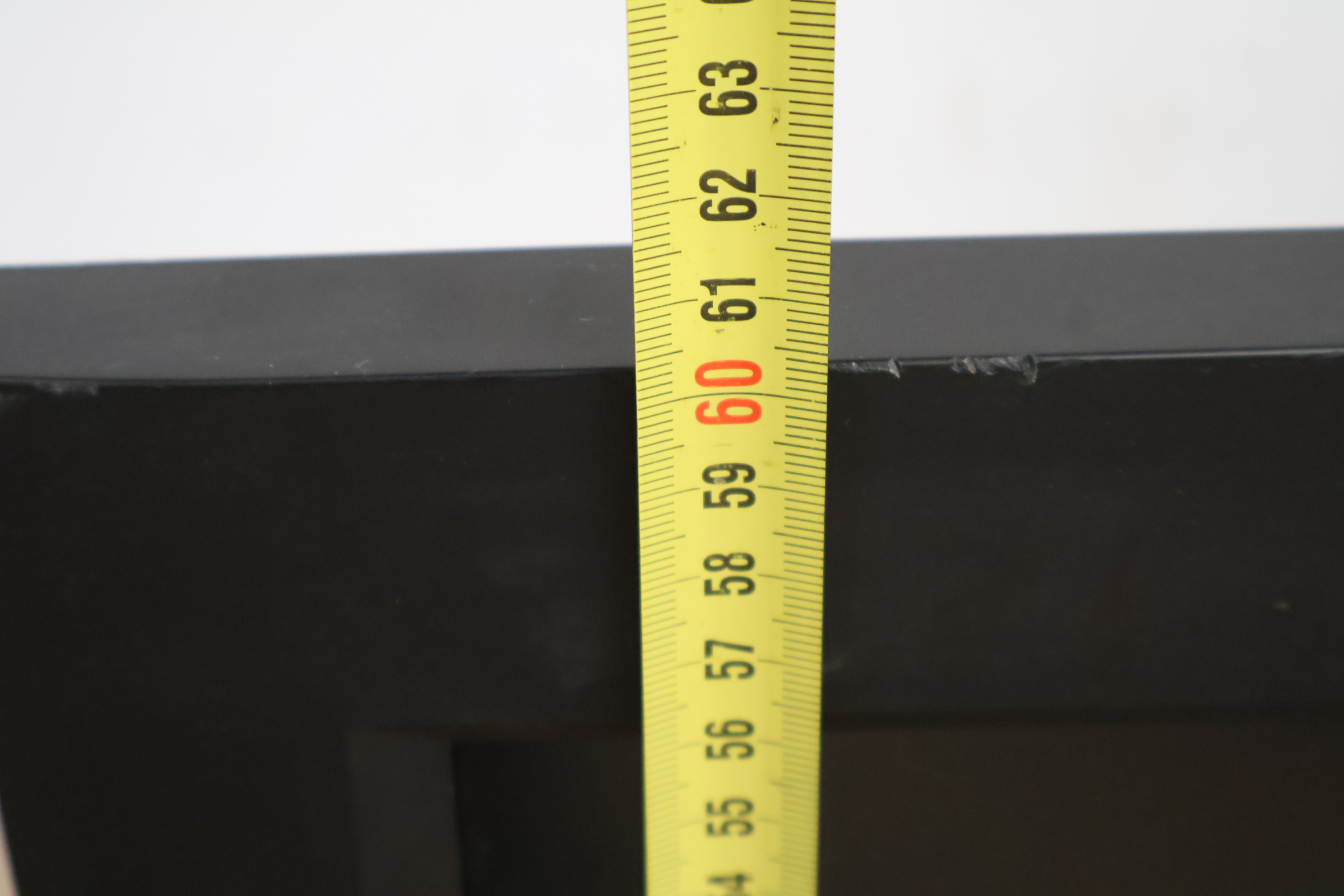 LG LCD televisie met afstandsbediening - 32'inch' – foto 17 – kavel bij GSD Auctions, Zoeterwoude