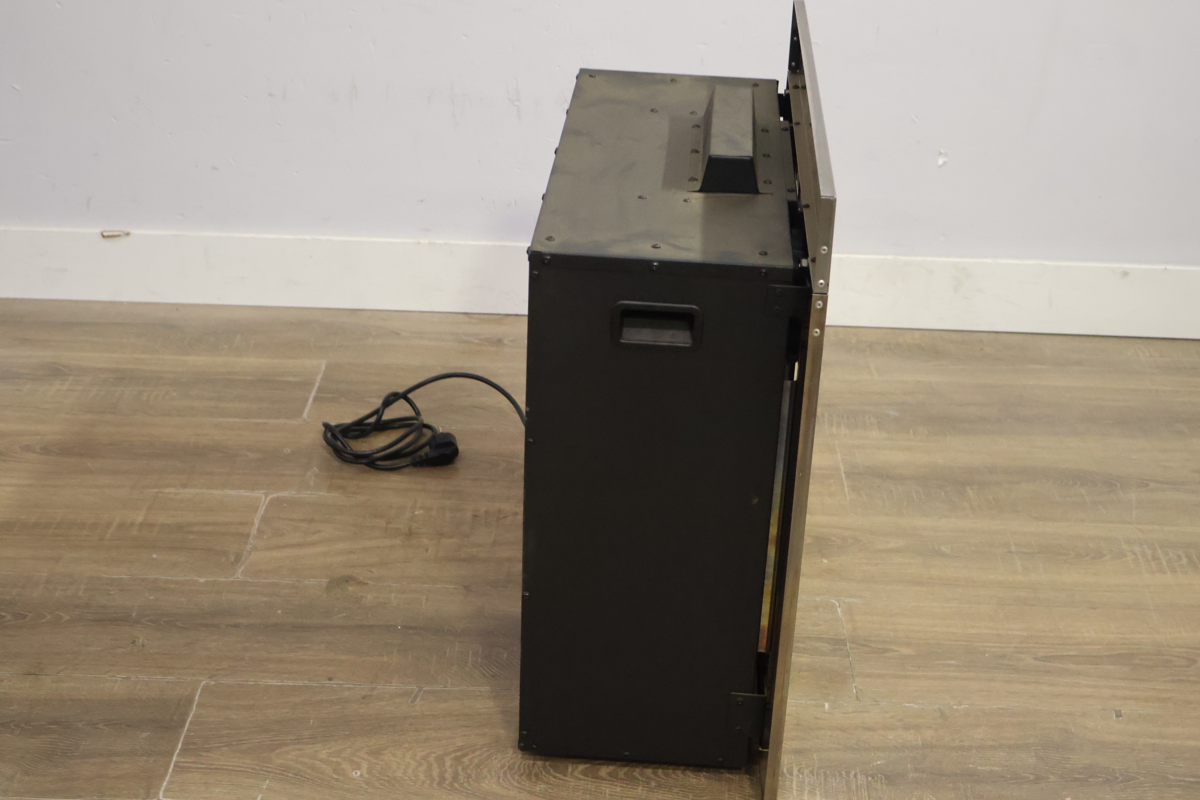 Classic Fire elektrische inbouw sfeerhaard – foto 4 – kavel bij GSD Auctions, Zoeterwoude