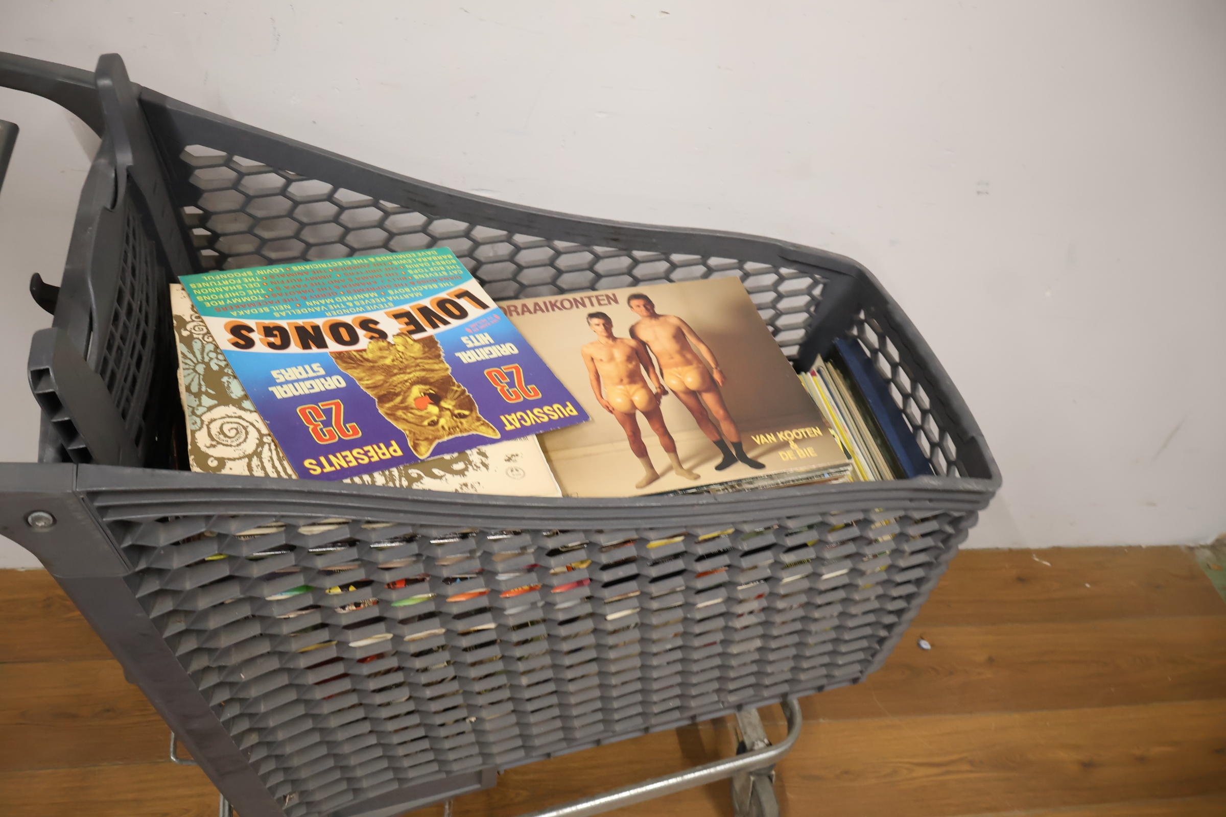 Winkelwagen vol met verschillende Lp's, Vinyl – foto 3 – kavel bij GSD Auctions, Zoeterwoude