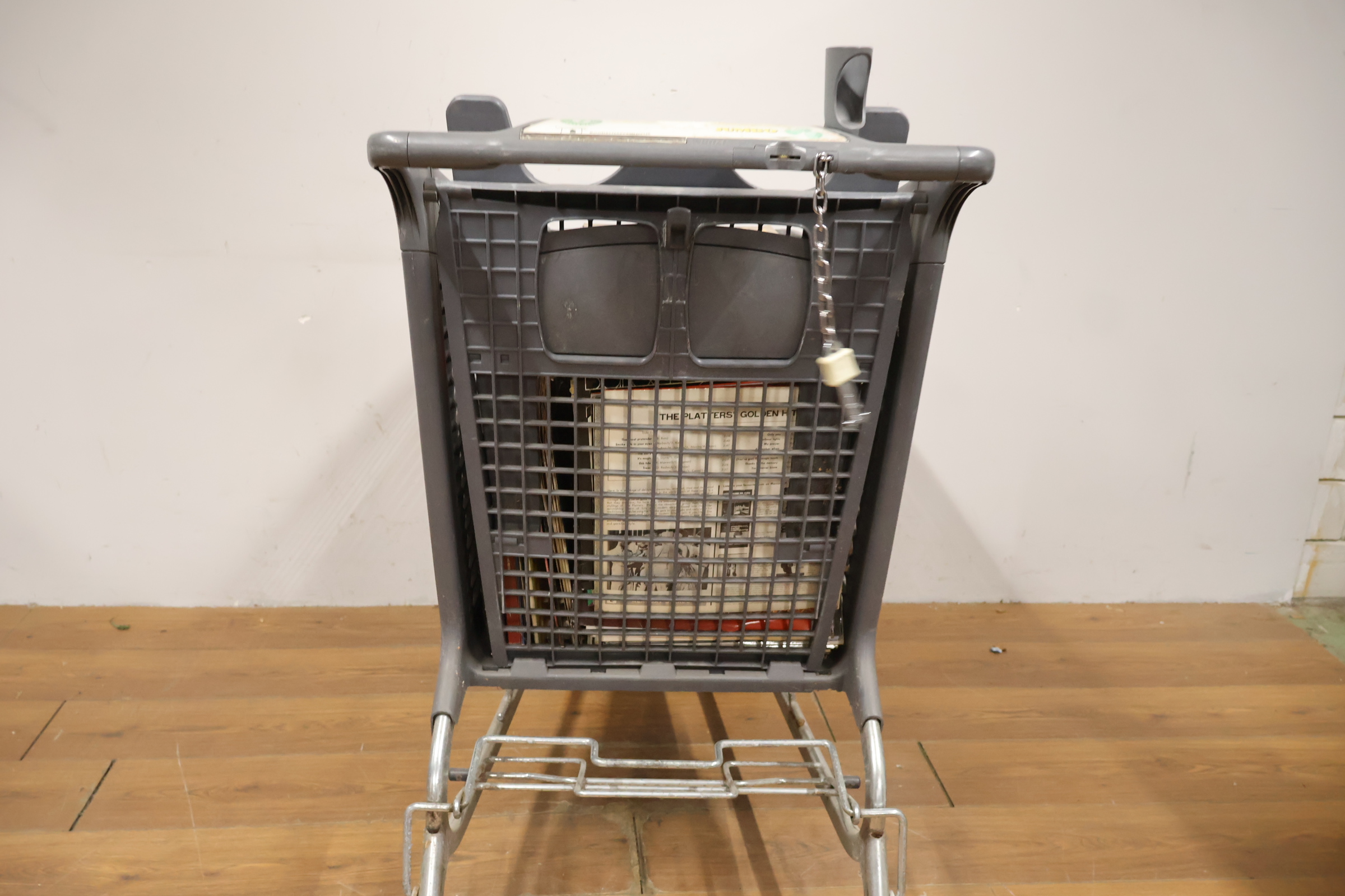 Winkelwagen vol met verschillende Lp's, Vinyl – foto 4 – kavel bij GSD Auctions, Zoeterwoude