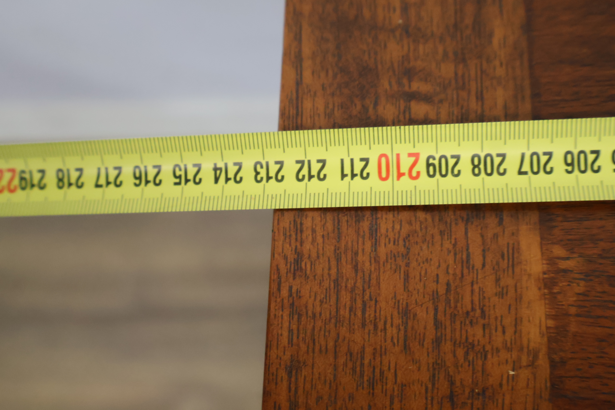 Houten dressoir met schuifdeuren en laden – foto 18 – kavel bij GSD Auctions, Zoeterwoude