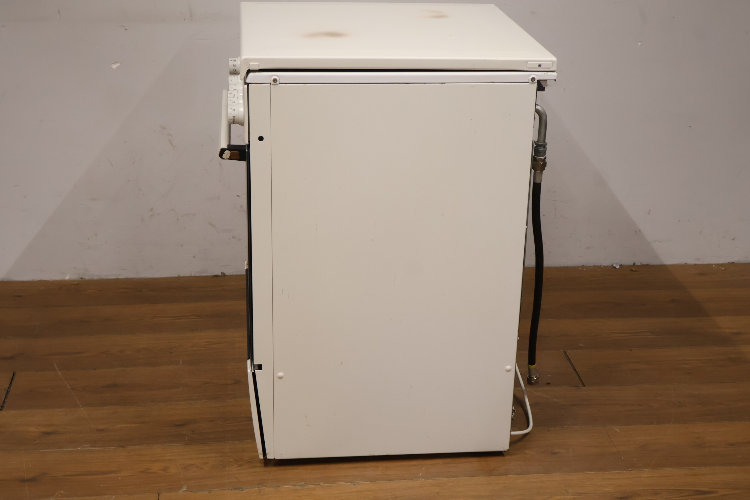 Bosch gasfornuis met oven – foto 10 – kavel bij GSD Auctions, Zoeterwoude