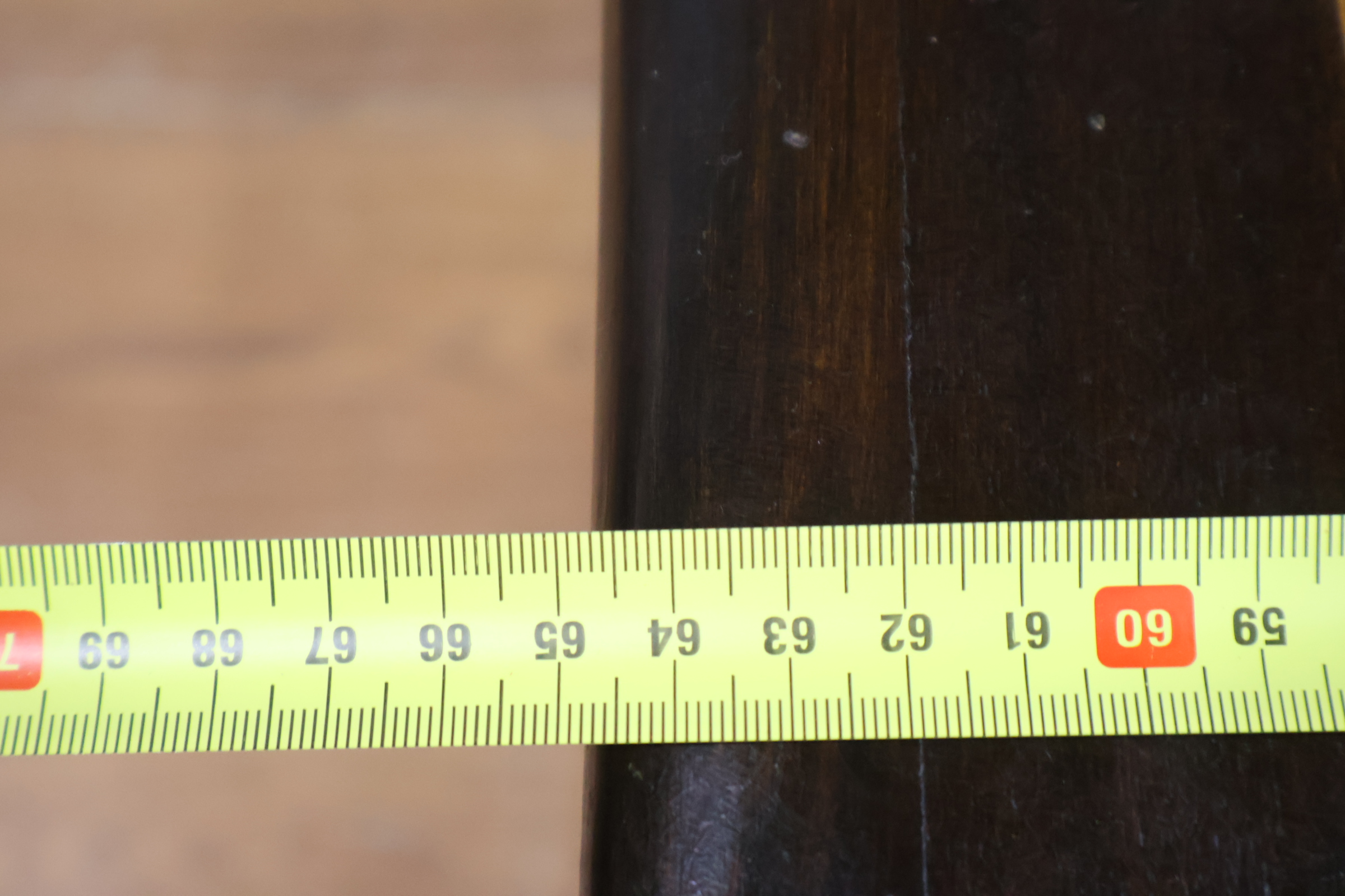 Houten schaaktafel met handgesneden schaakstukken – foto 17 – kavel bij GSD Auctions, Zoeterwoude