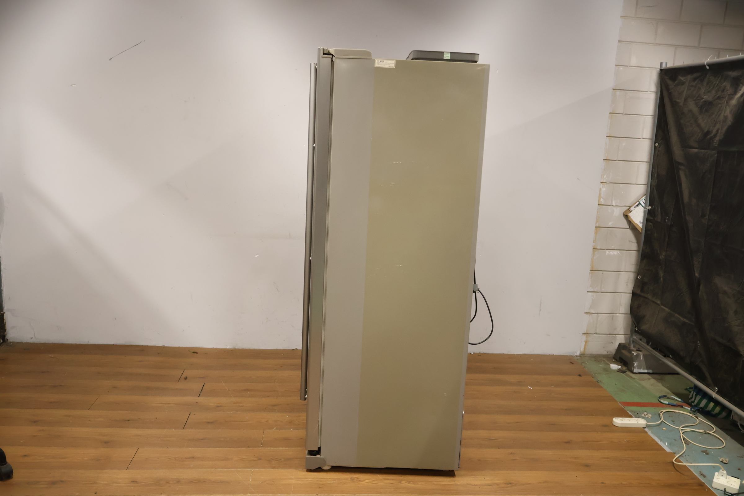 Samsung Amerikaanse koelkast met ijs- en waterdispenser – foto 8 – kavel bij GSD Auctions, Zoeterwoude