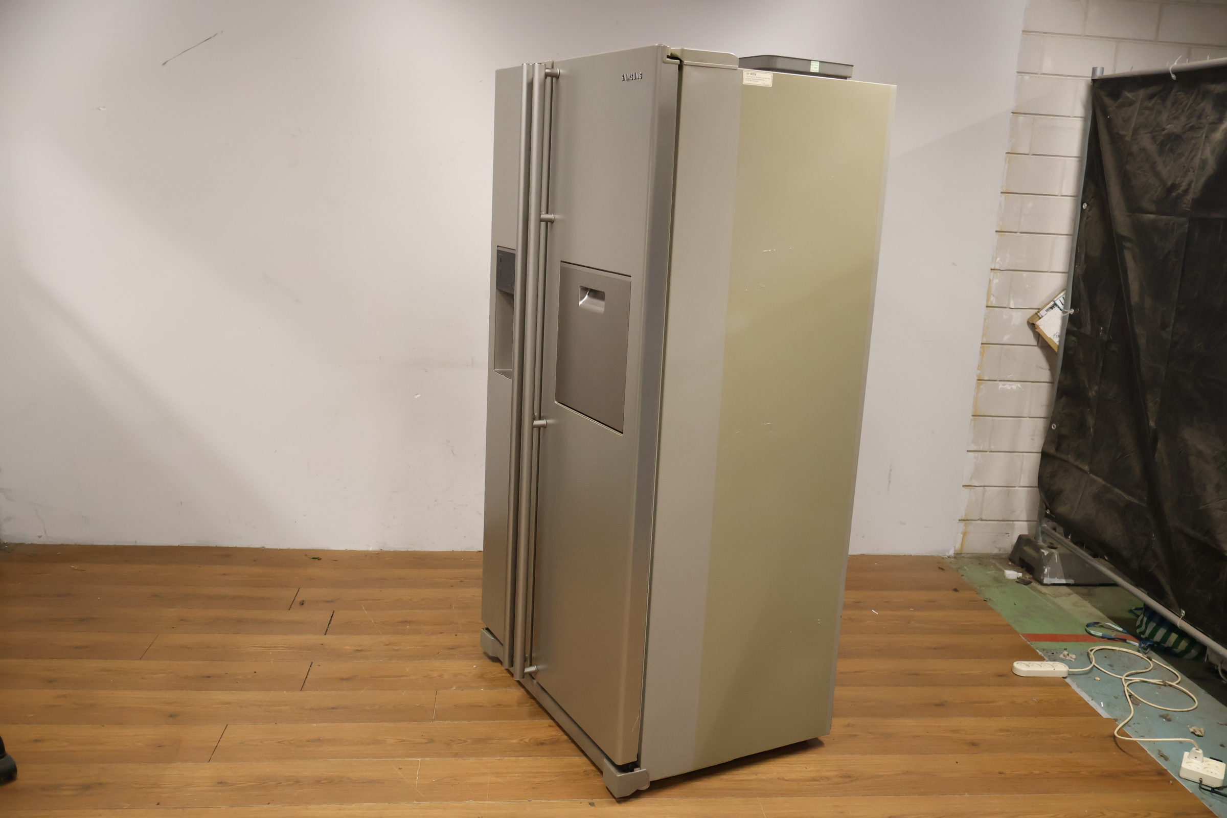 Samsung Amerikaanse koelkast met ijs- en waterdispenser – foto 10 – kavel bij GSD Auctions, Zoeterwoude
