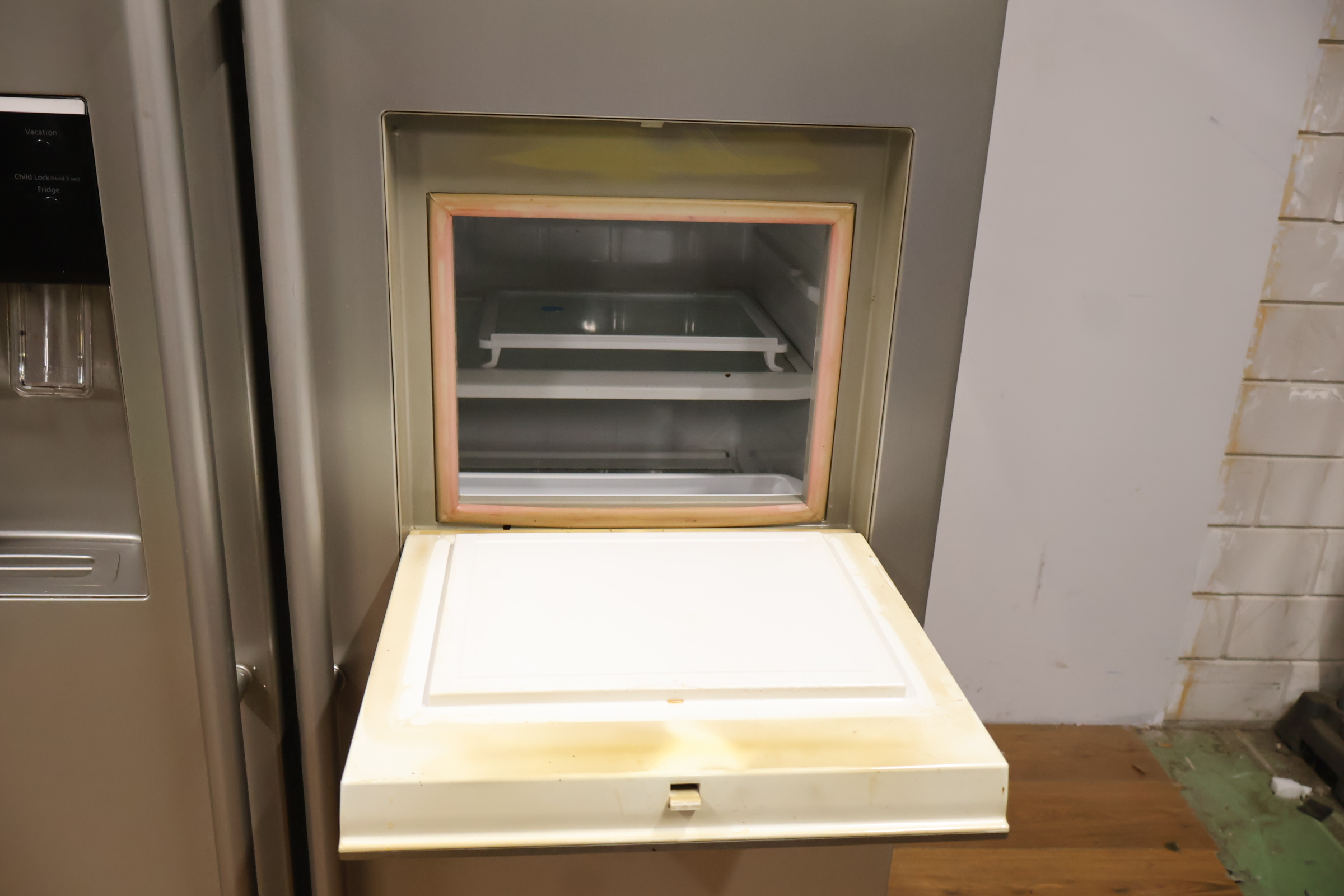 Samsung Amerikaanse koelkast met ijs- en waterdispenser – foto 22 – kavel bij GSD Auctions, Zoeterwoude