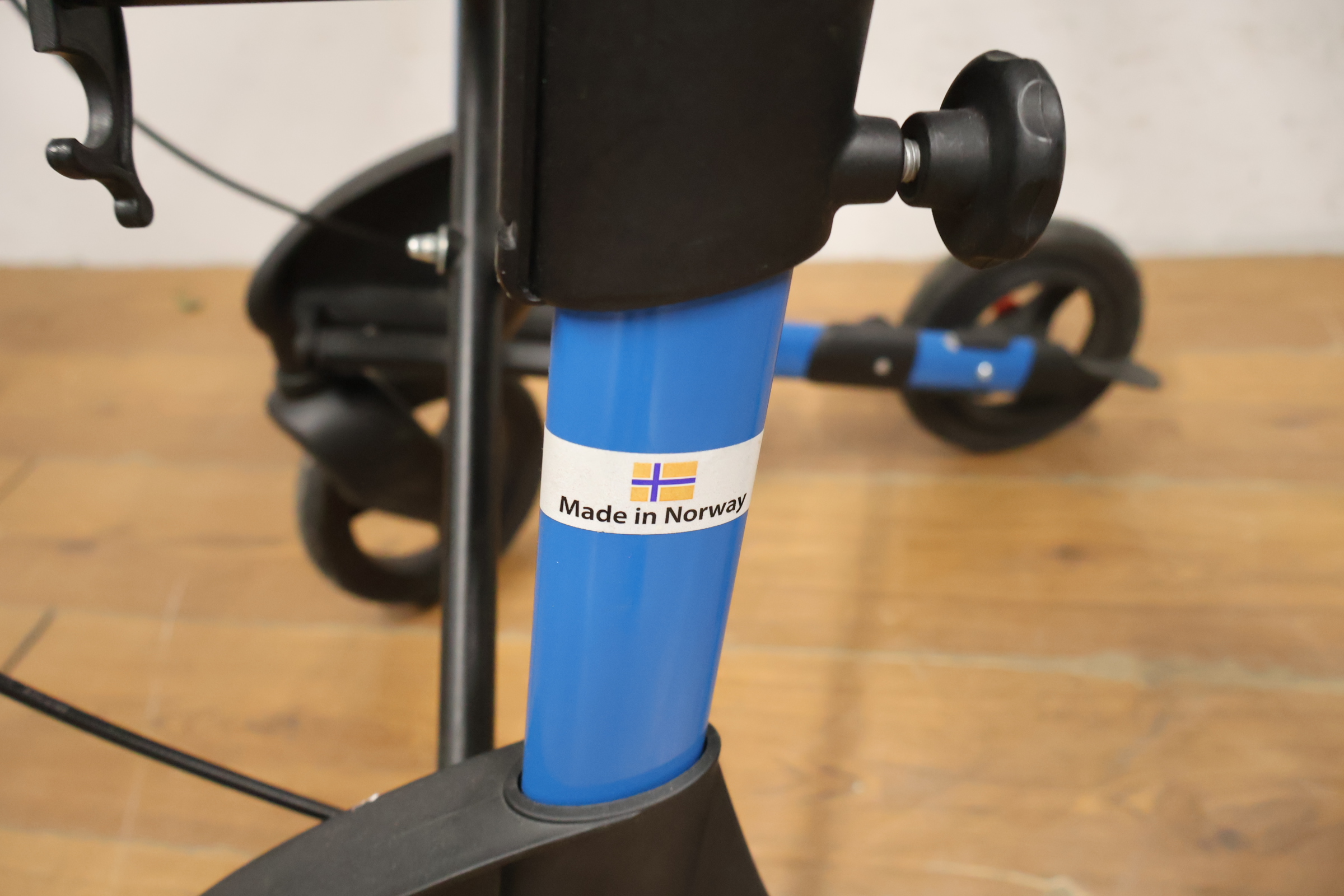 Topro Troja rollator - Blauw – foto 9 – kavel bij GSD Auctions, Zoeterwoude