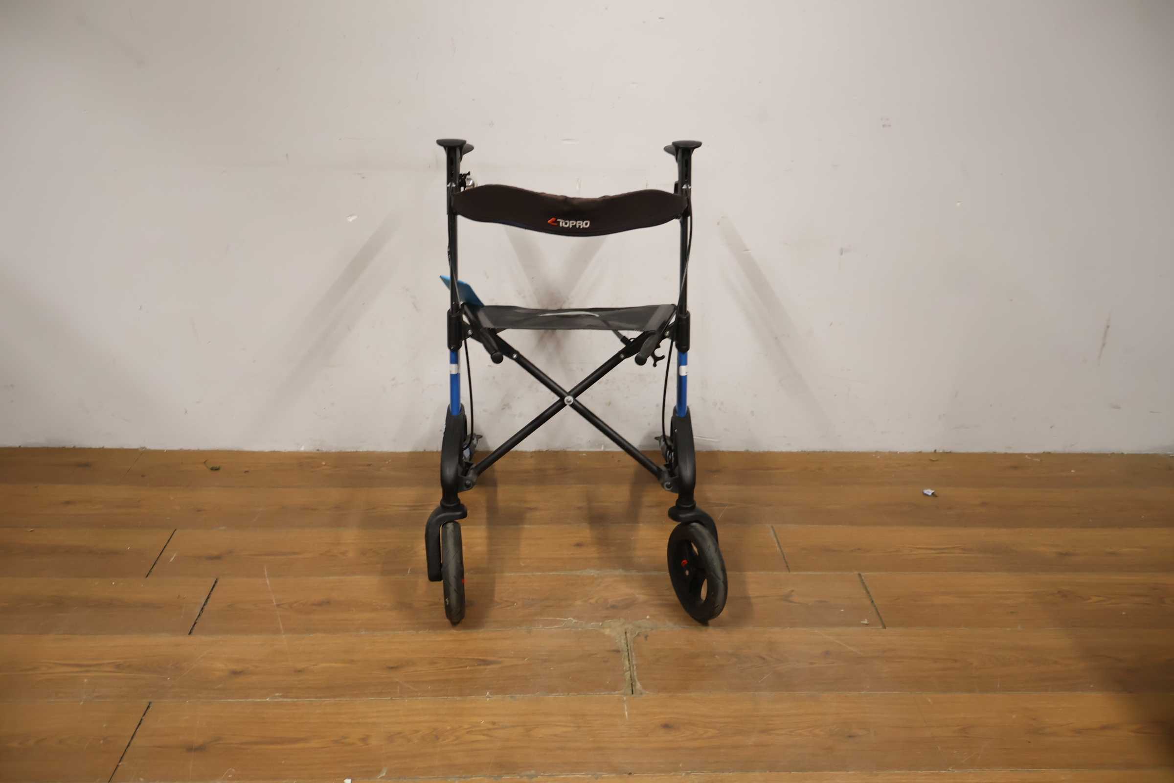 Topro Troja rollator - Blauw – foto 10 – kavel bij GSD Auctions, Zoeterwoude