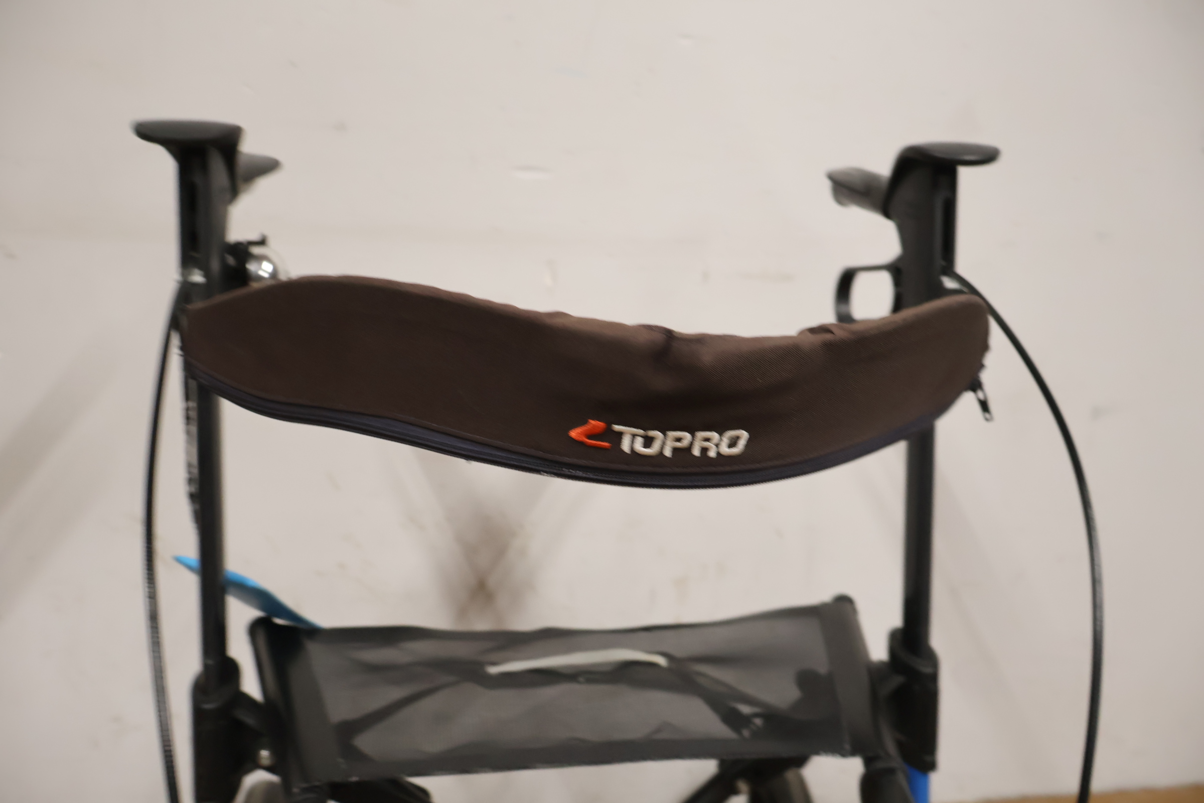 Topro Troja rollator - Blauw – foto 12 – kavel bij GSD Auctions, Zoeterwoude
