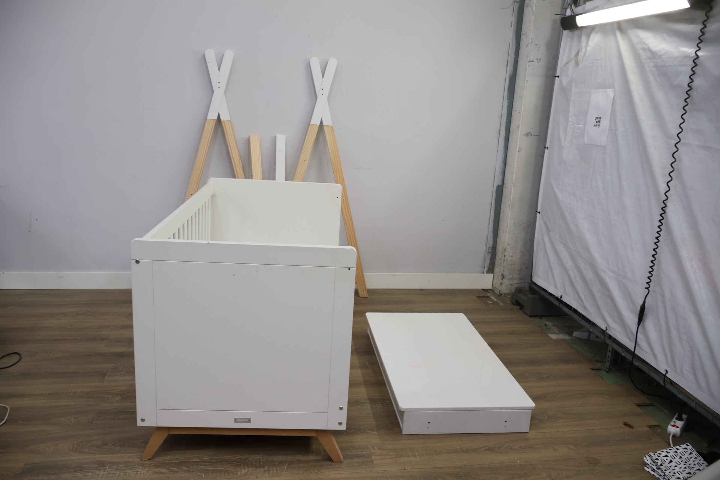 Ledikant met lattenbodem & Commode van Bopita – foto 5 – kavel bij GSD Auctions, Zoeterwoude
