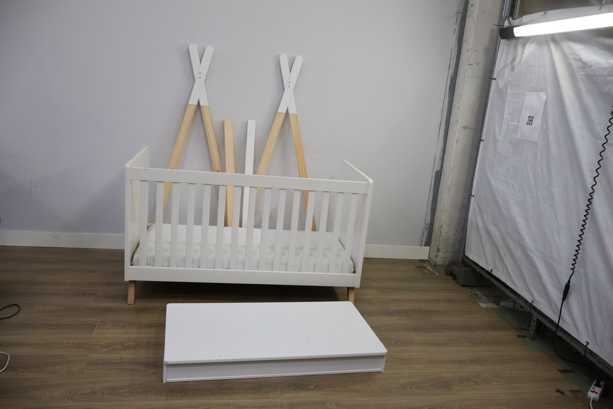 Ledikant met lattenbodem & Commode van Bopita – foto 9 – kavel bij GSD Auctions, Zoeterwoude