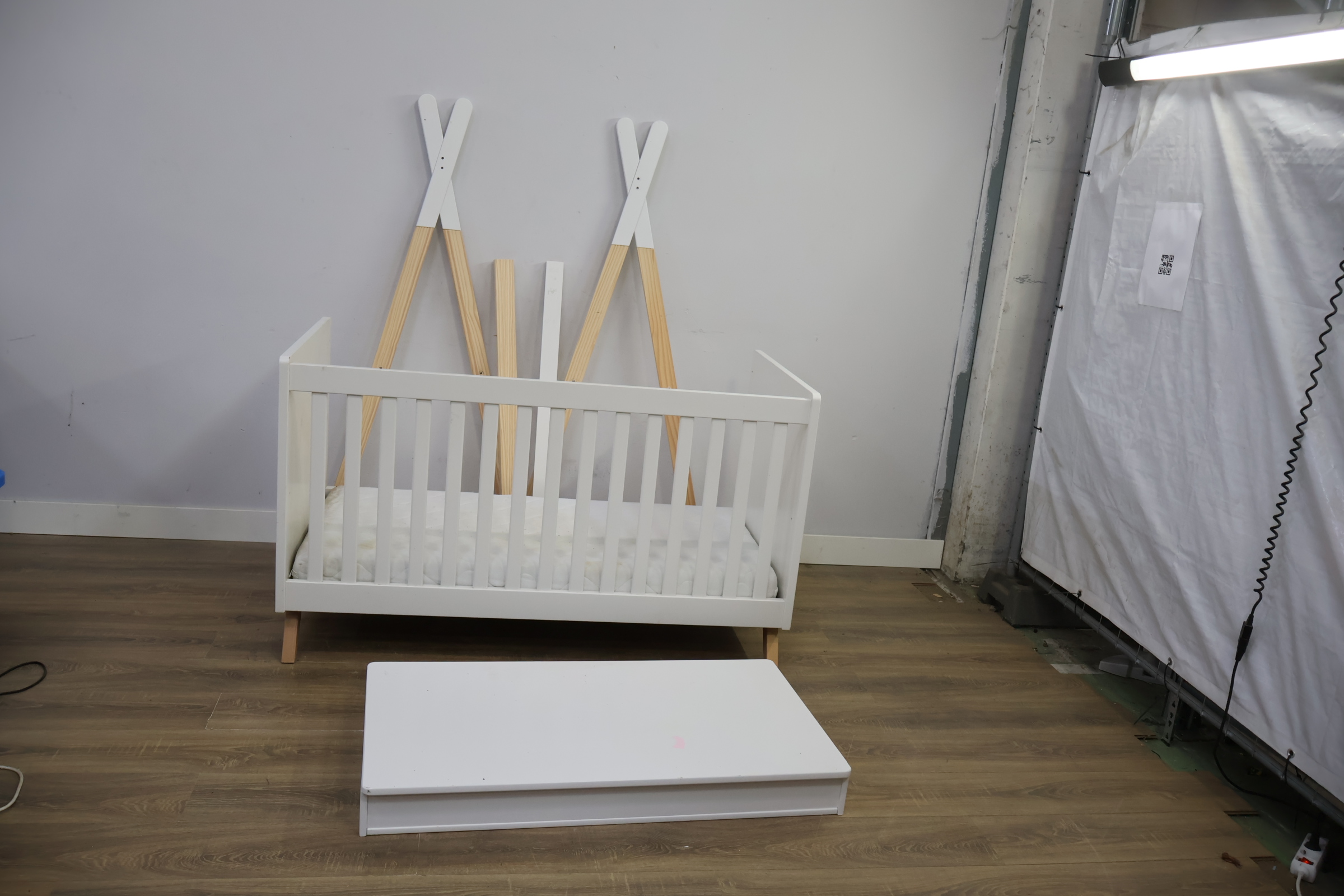 Ledikant met lattenbodem & Commode van Bopita – foto 10 – kavel bij GSD Auctions, Zoeterwoude