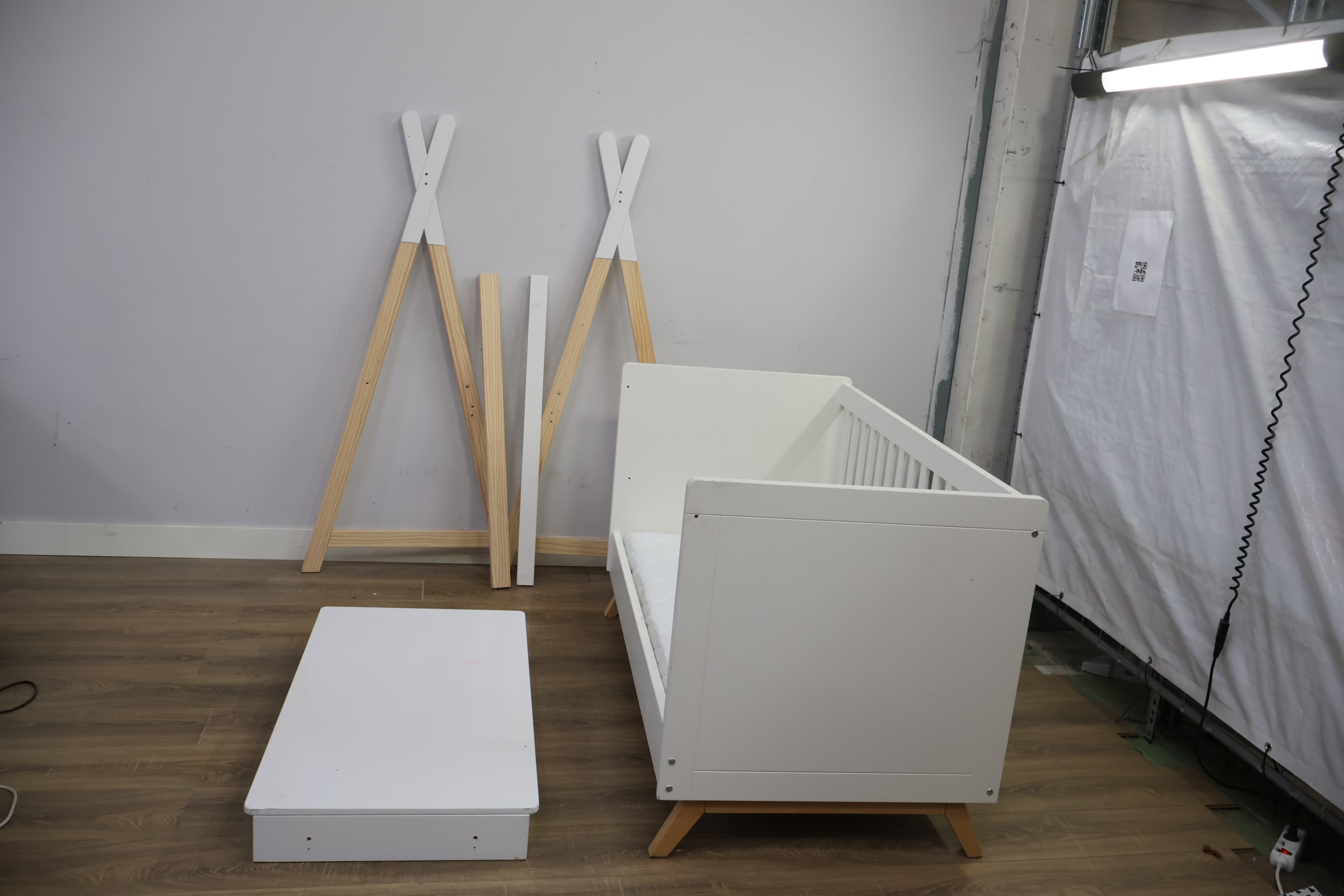 Ledikant met lattenbodem & Commode van Bopita – foto 12 – kavel bij GSD Auctions, Zoeterwoude