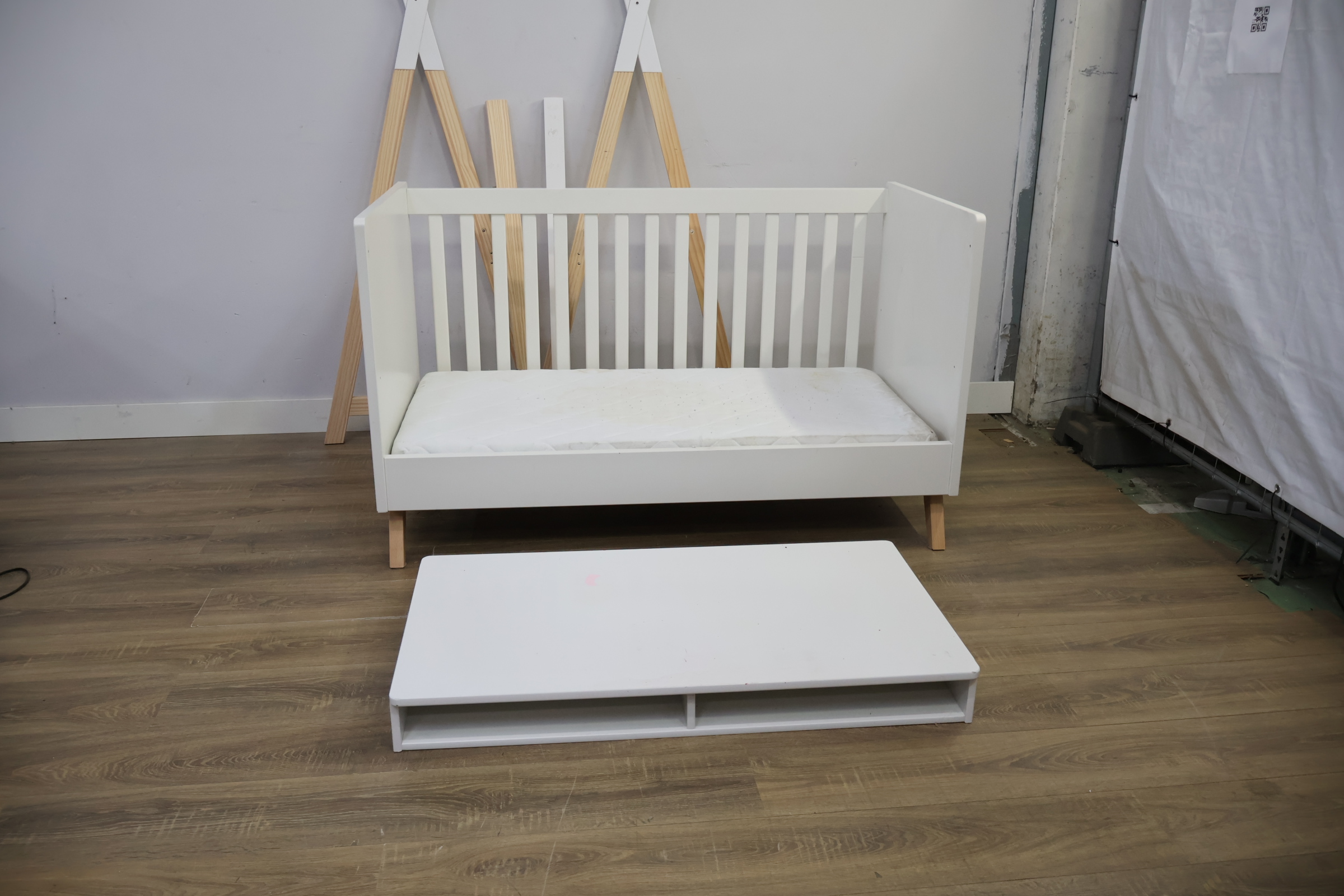 Ledikant met lattenbodem & Commode van Bopita – foto 13 – kavel bij GSD Auctions, Zoeterwoude