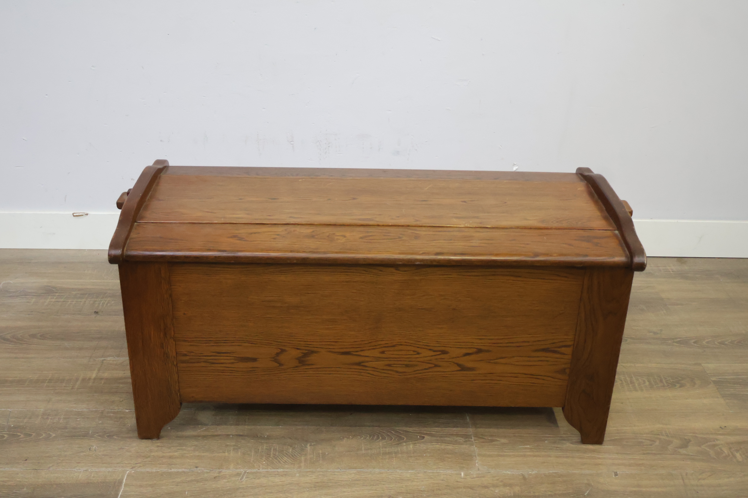 Eikenhouten dekenkist – foto 6 – kavel bij GSD Auctions, Zoeterwoude