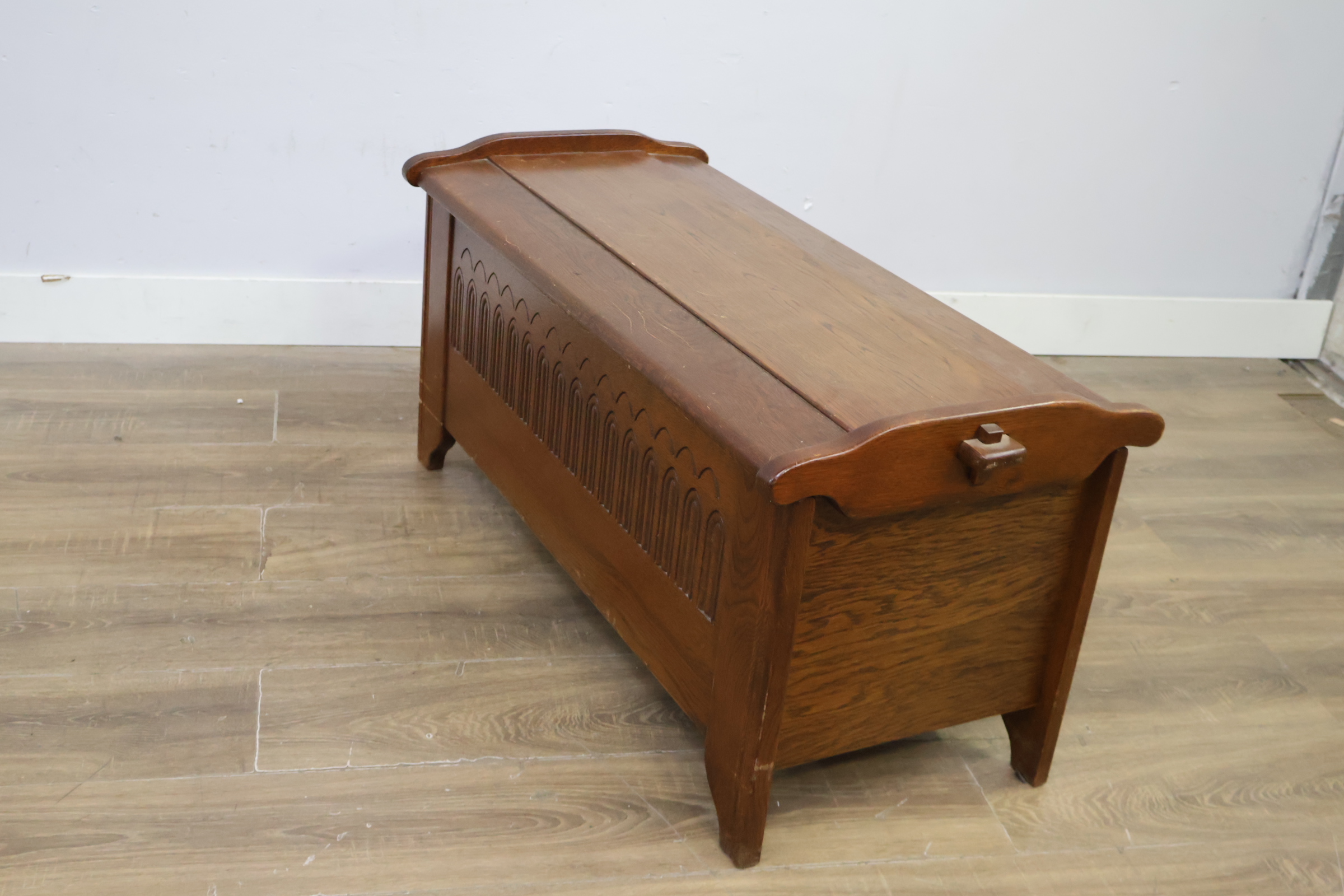 Eikenhouten dekenkist – foto 9 – kavel bij GSD Auctions, Zoeterwoude