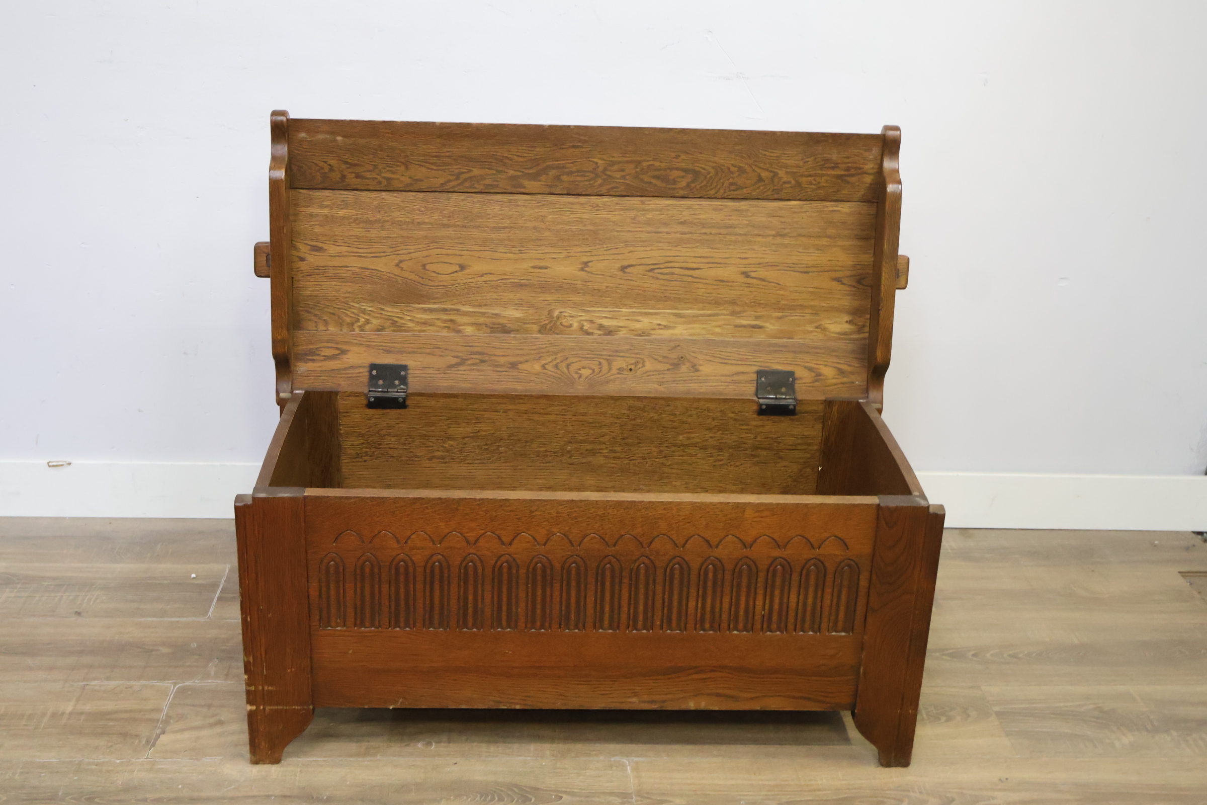 Eikenhouten dekenkist – foto 11 – kavel bij GSD Auctions, Zoeterwoude