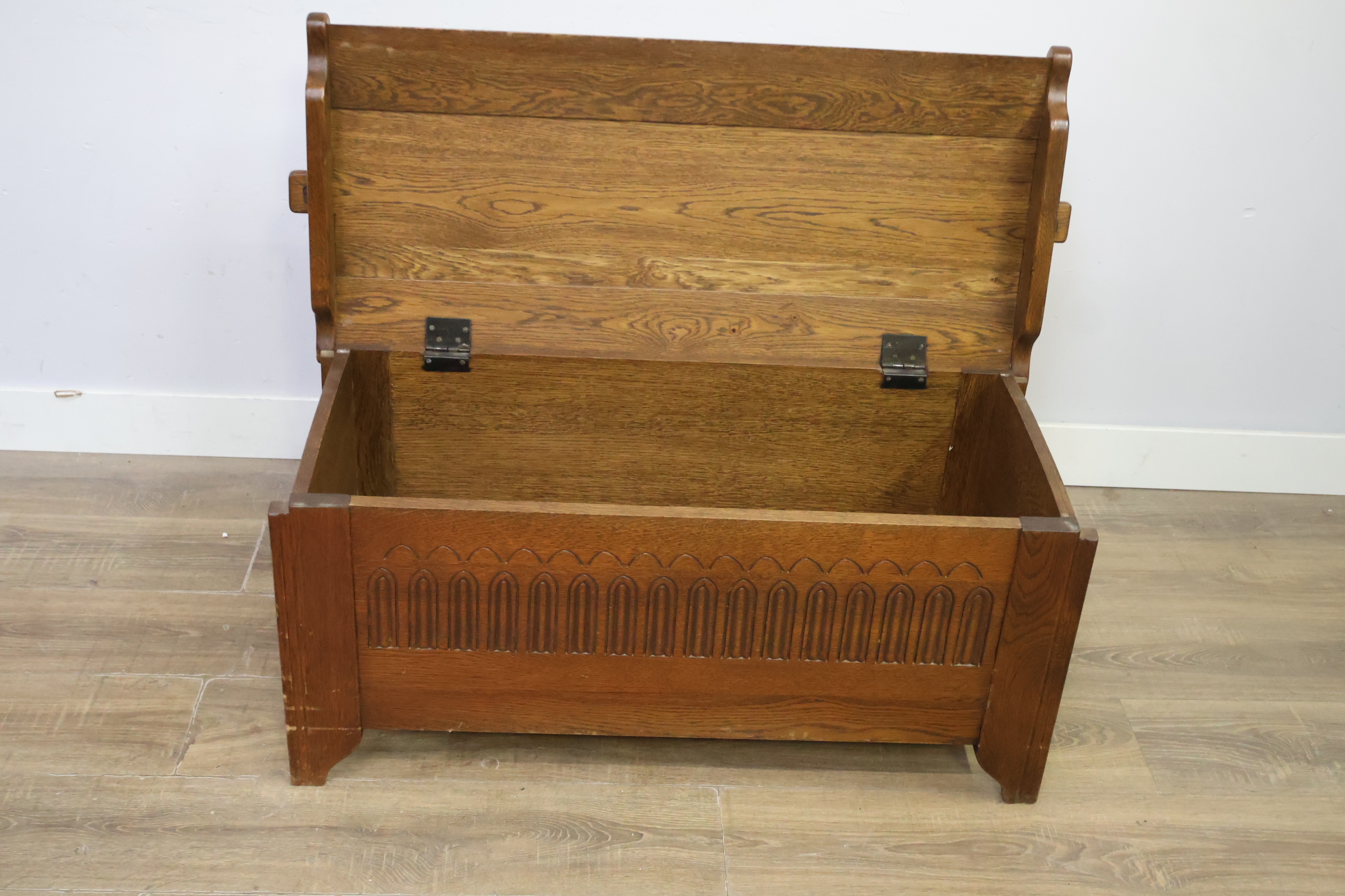Eikenhouten dekenkist – foto 12 – kavel bij GSD Auctions, Zoeterwoude
