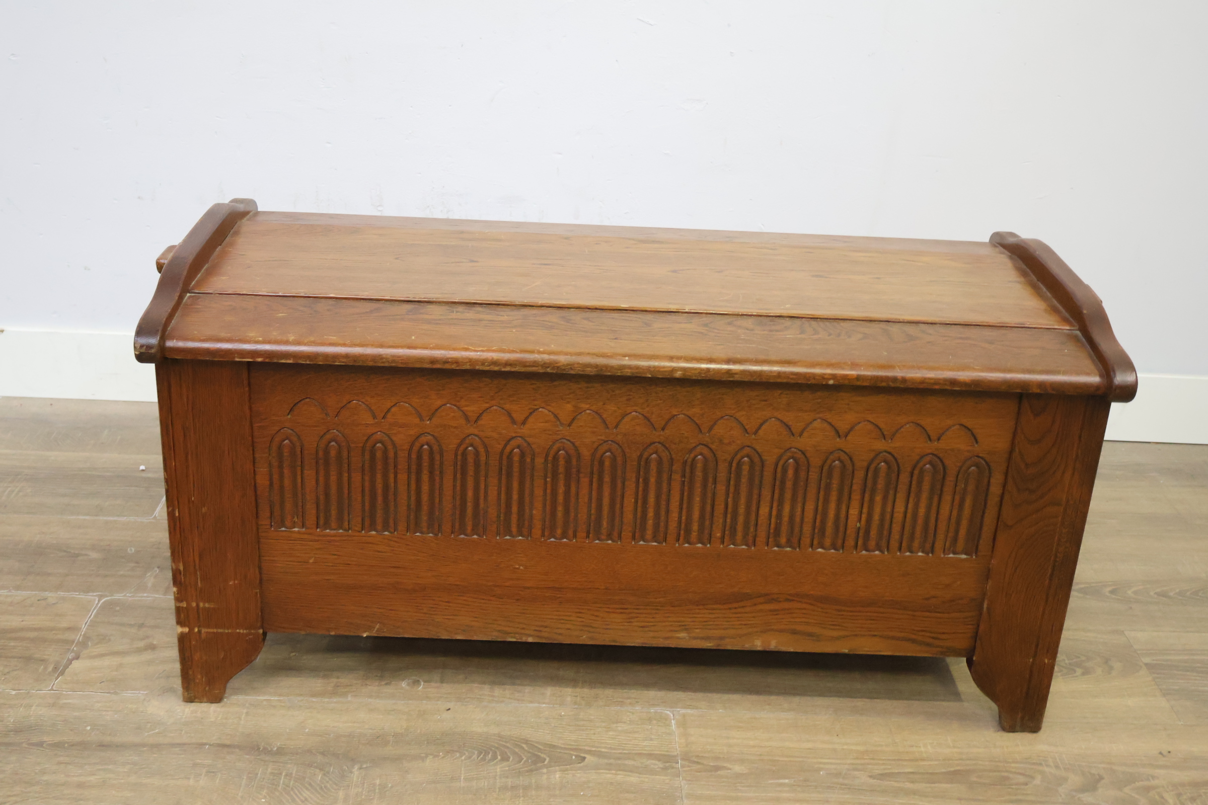Eikenhouten dekenkist – foto 14 – kavel bij GSD Auctions, Zoeterwoude