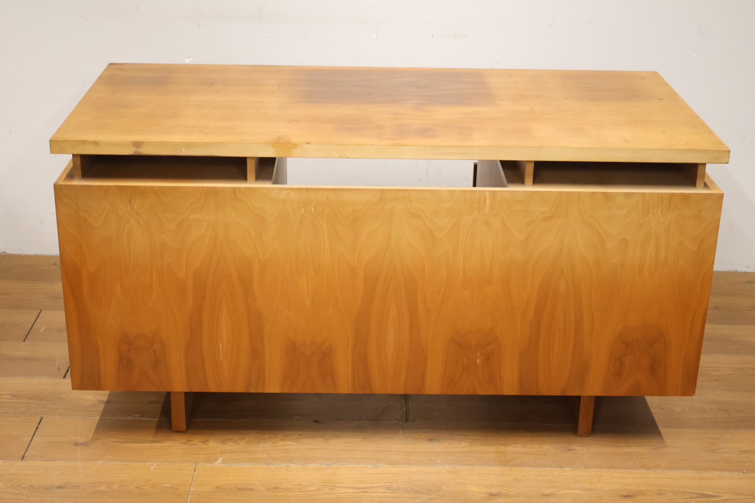 Vintage houten directiebureau - Jaren '60 – foto 6 – kavel bij GSD Auctions, Zoeterwoude